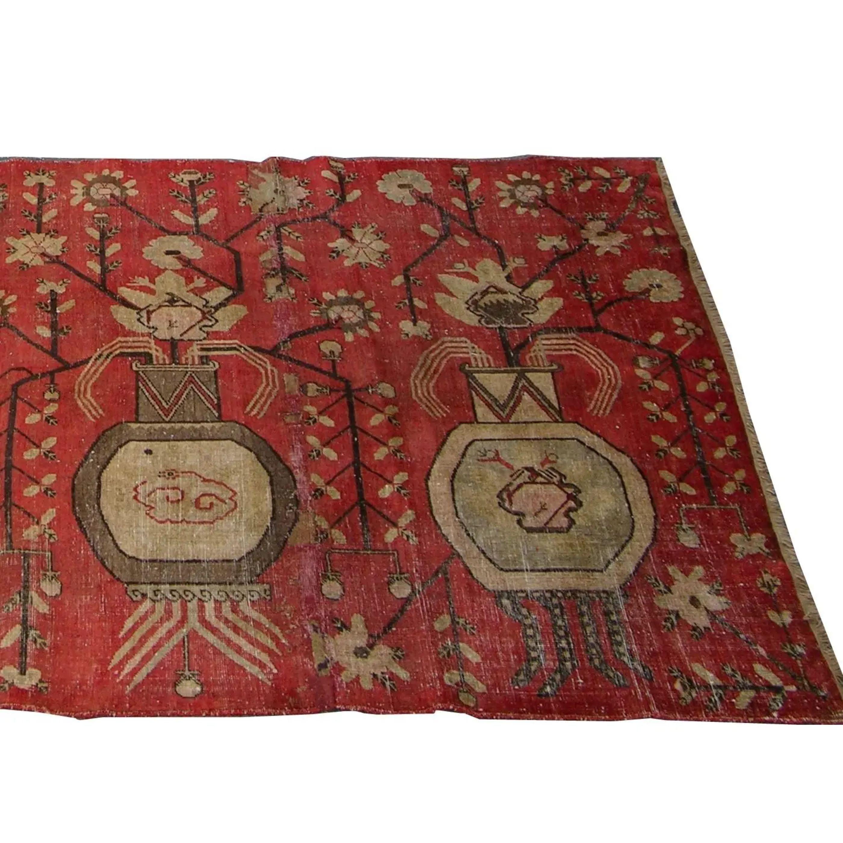 Zum Verkauf steht ein antiker Khotan-Samarkand-Teppich, circa 1900.