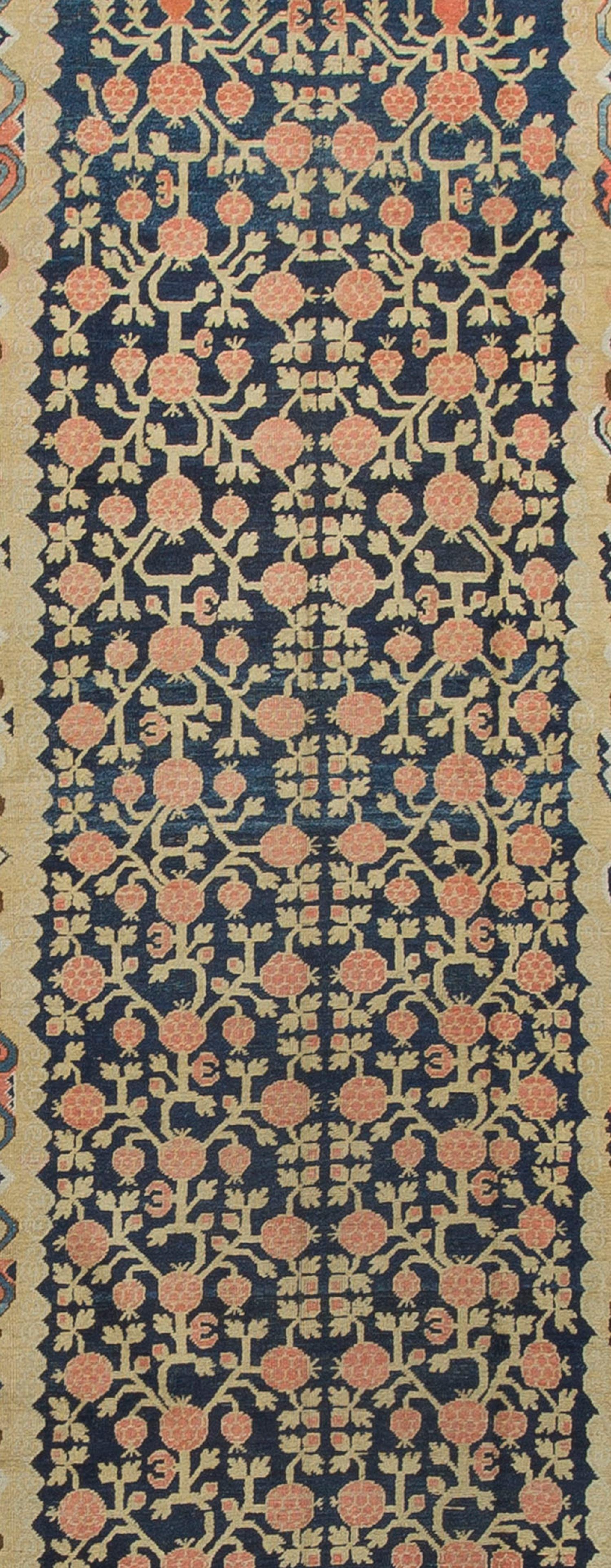Turkestan oriental Ancien tapis Khotan Samarkand en vente