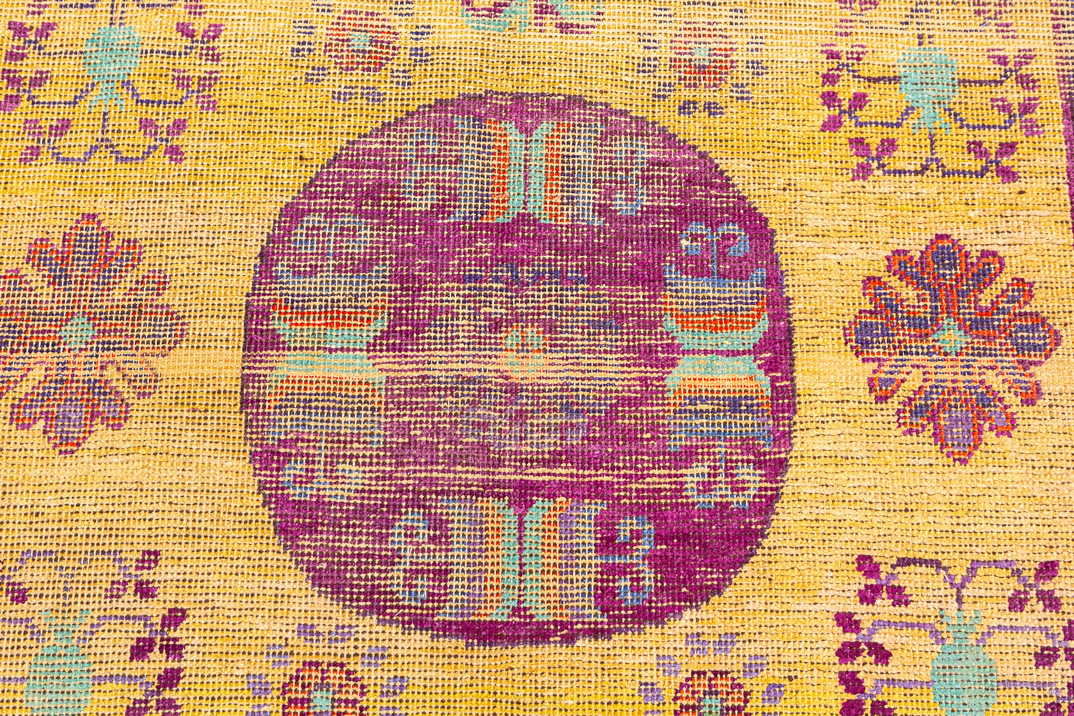 Antiker Khotan Seidenteppich Gelb Safran Farbe im Angebot 4