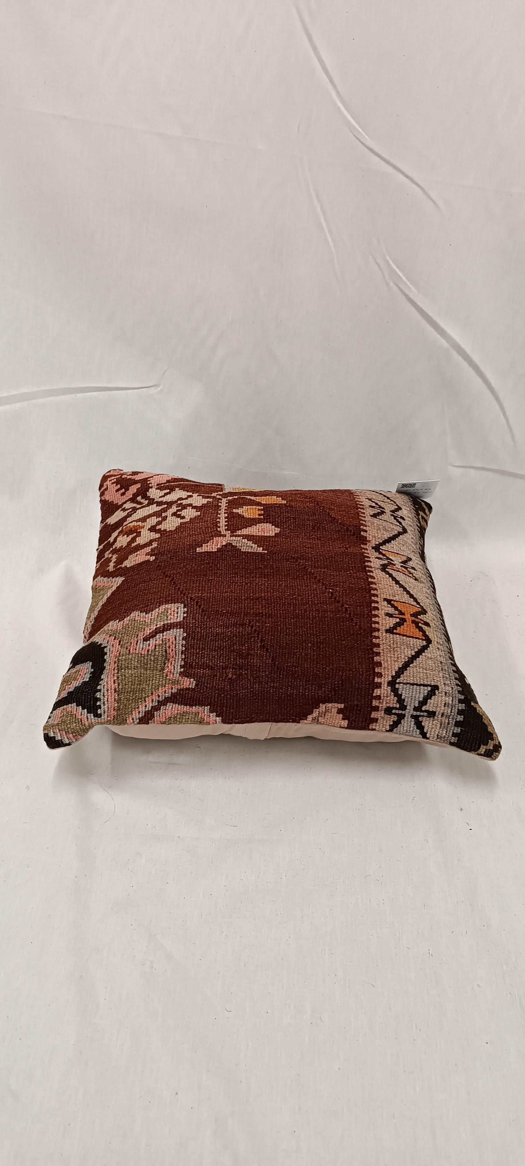 Turc Housse de coussin Kilim antique en terre cuite rustique, 45x45 cm Housse de coussin tissée à la main en vente