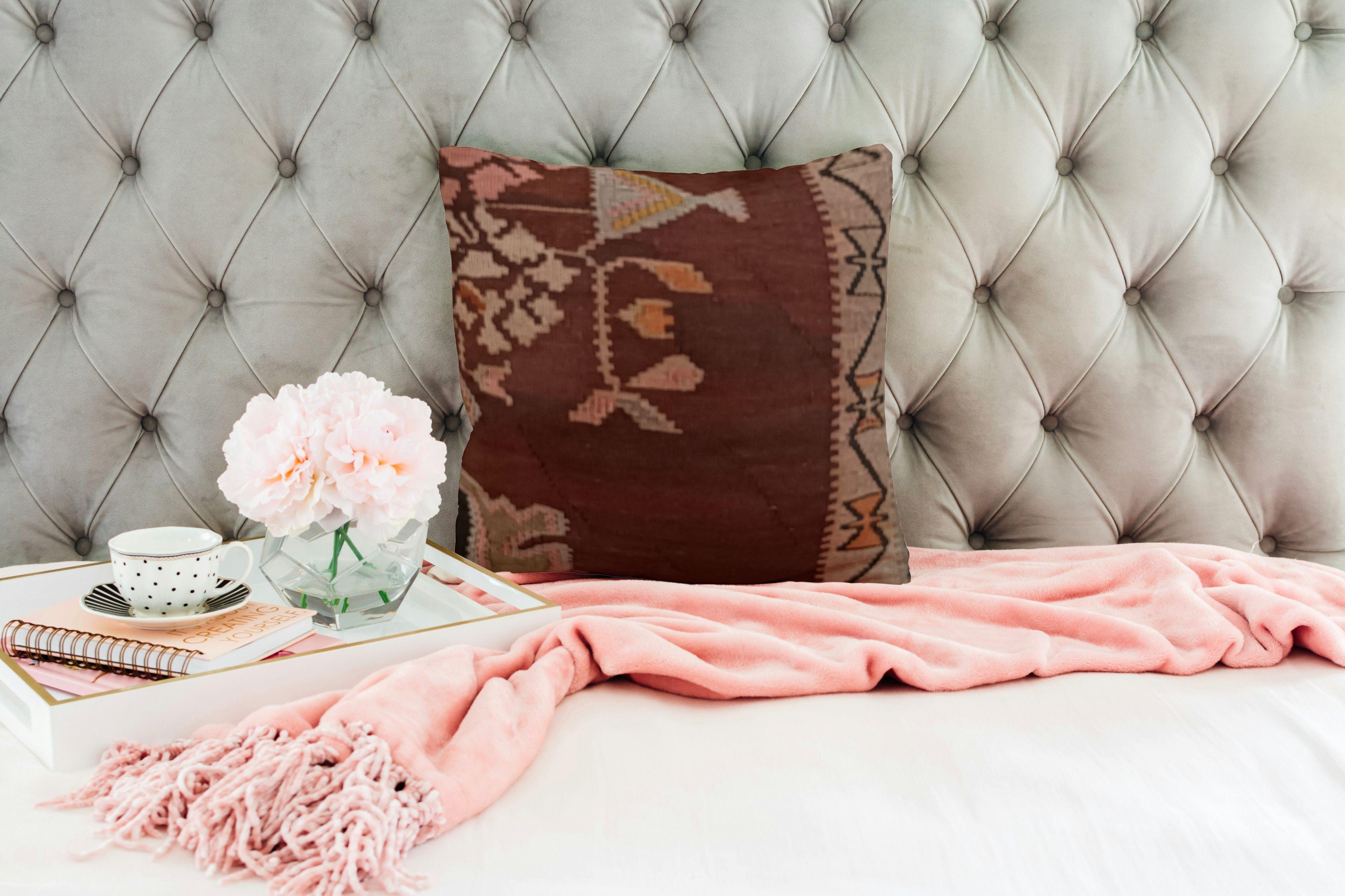 Housse de coussin Kilim antique en terre cuite rustique, 45x45 cm Housse de coussin tissée à la main en vente 1