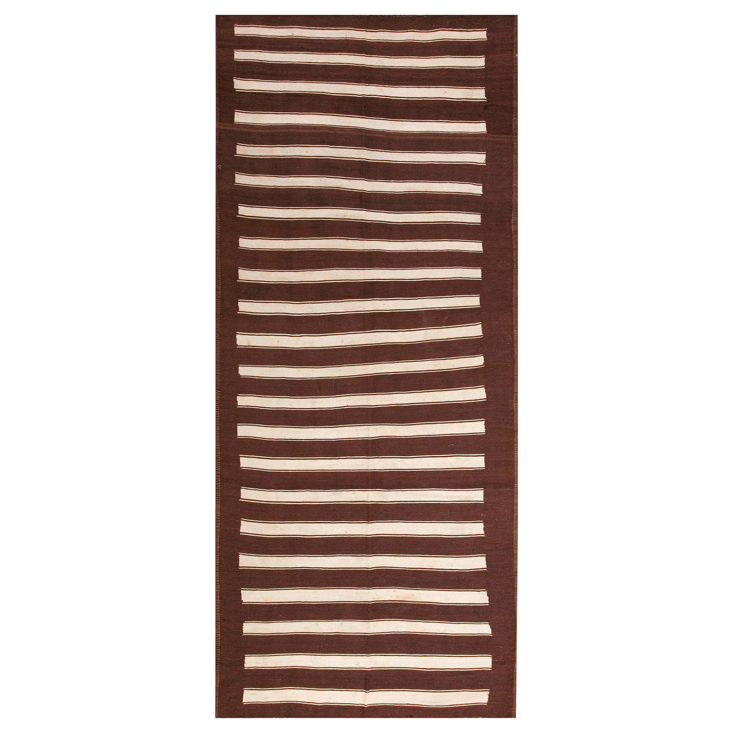 Mitte des 20. Jahrhunderts N.W. Persisches Flachgewebe ( 5 x 12'10 Zoll) – 153 x 392 cm  )