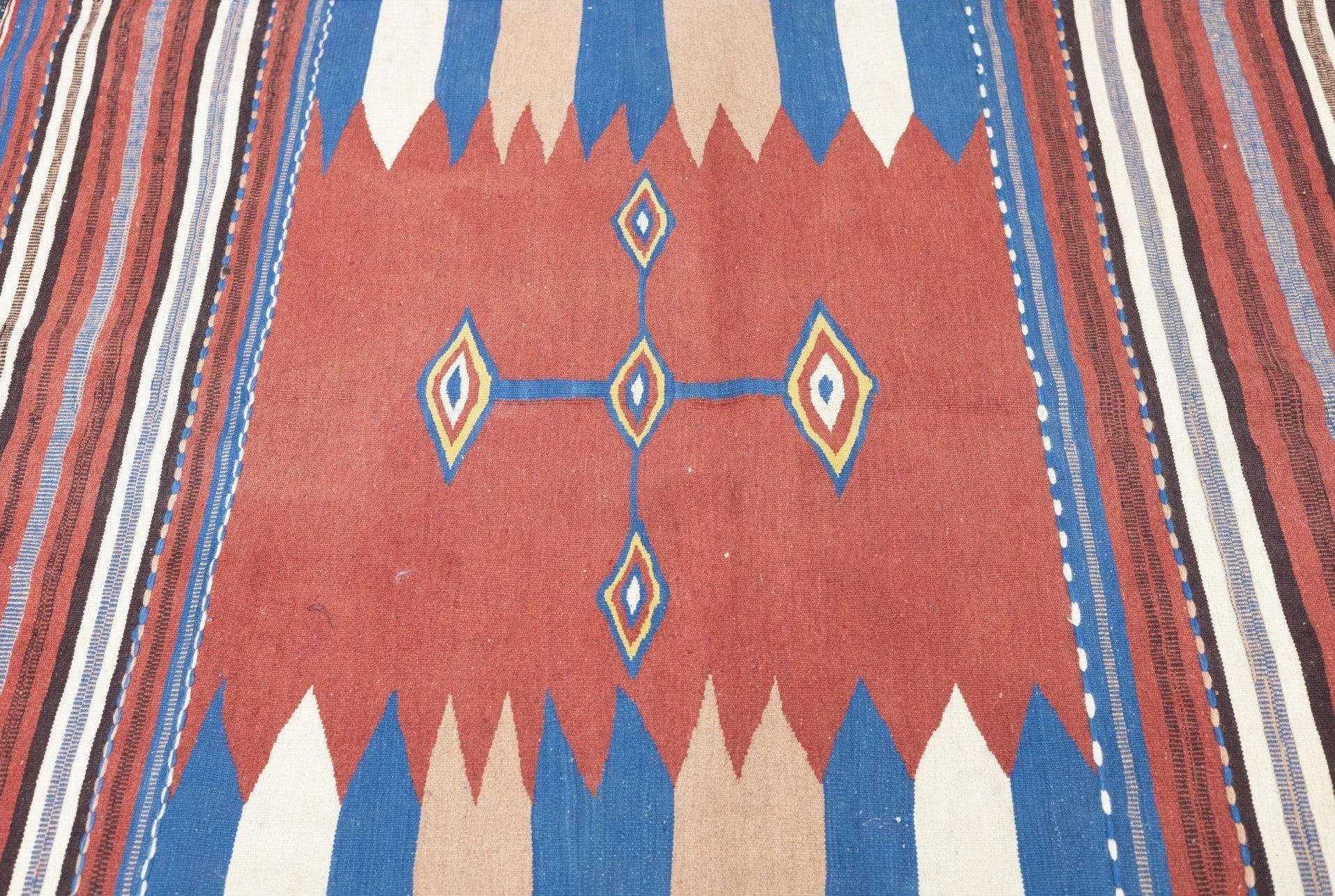 Antiker Kelim-Teppich 3'8'' x 4'8'' (Kaukasisch) im Angebot