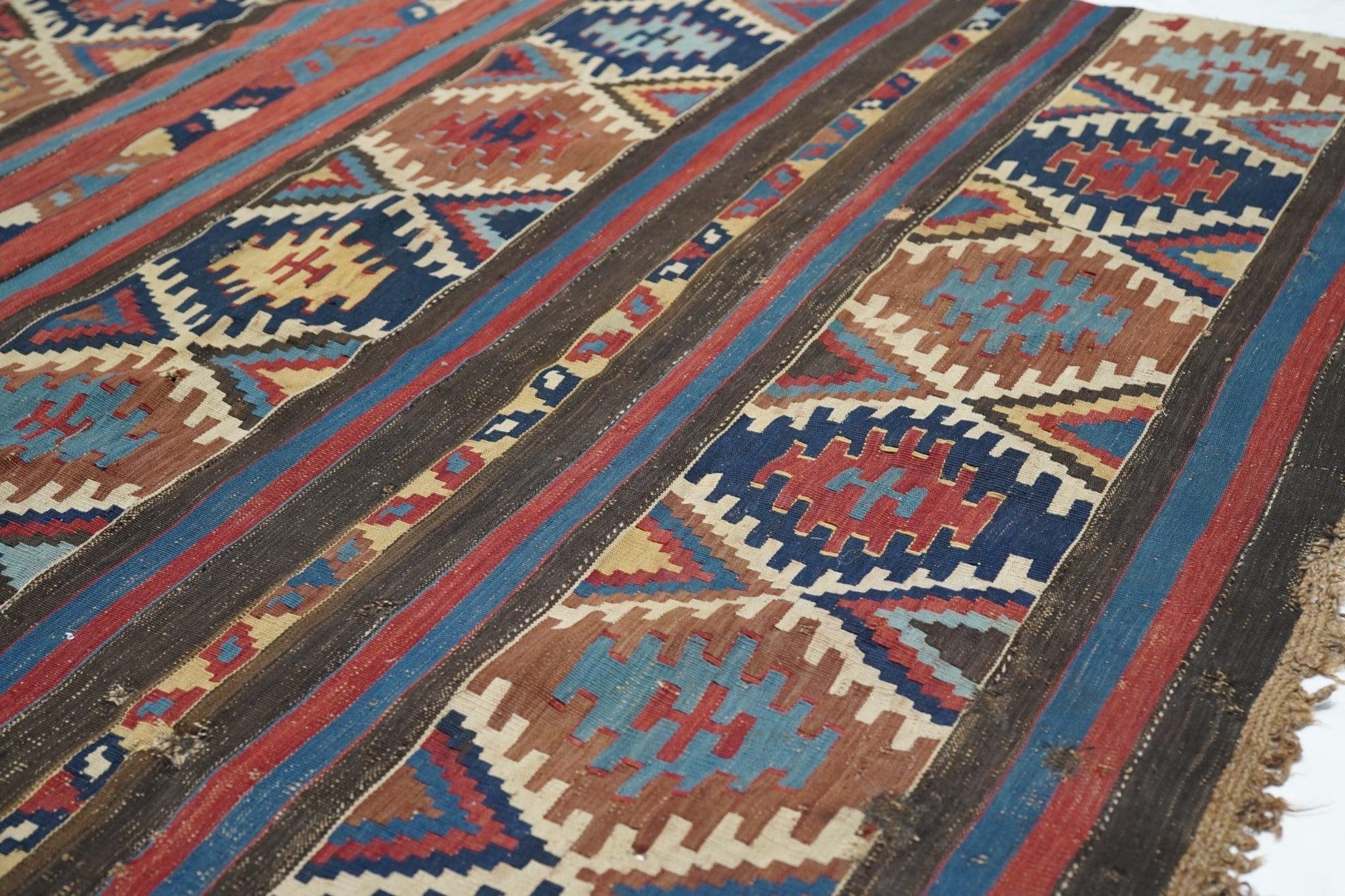 Antique Kilim Rug 5'9'' x 10'5'' For Sale 1