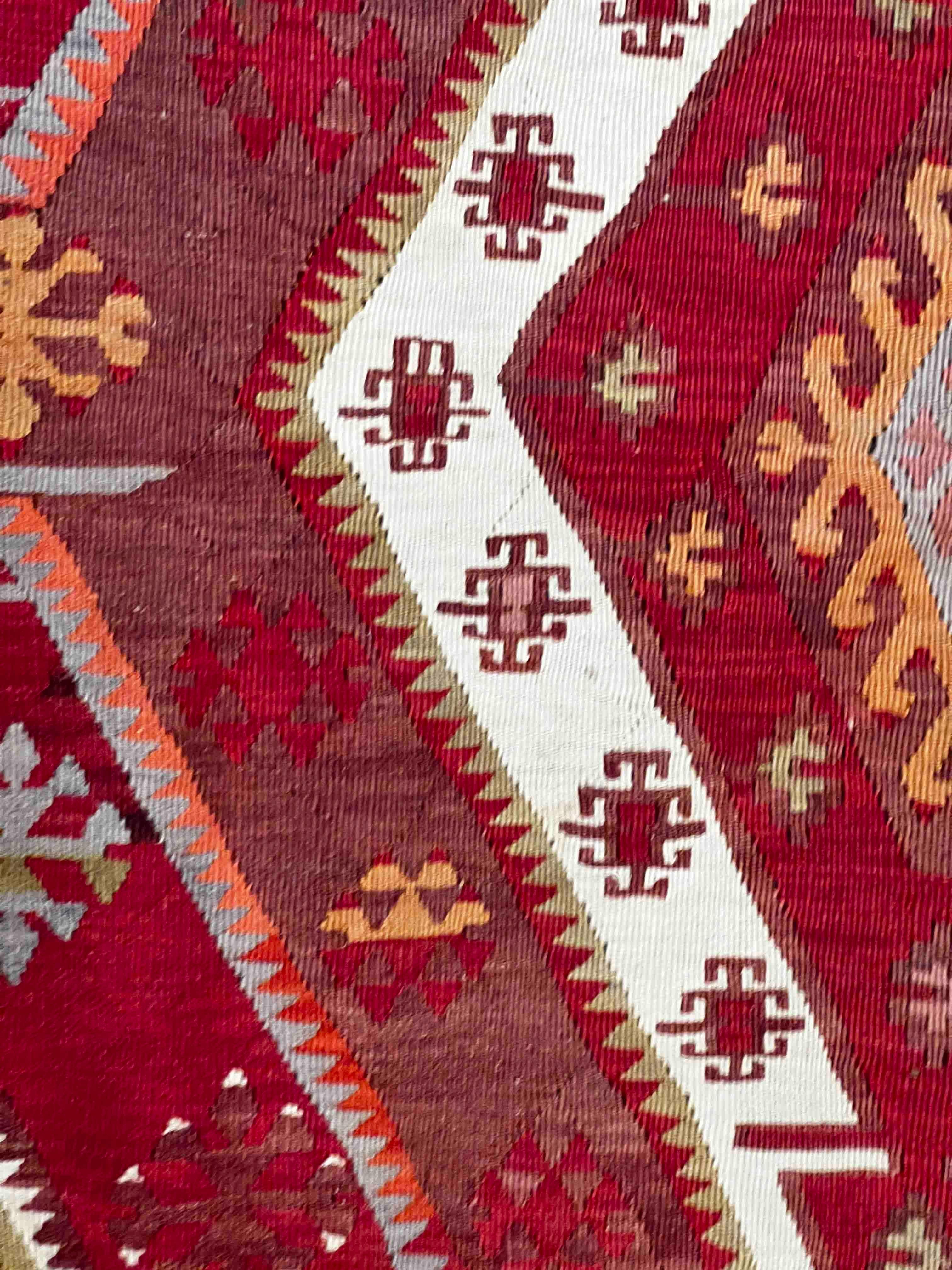 Mid-20th Century Antique Kilim Rug From Anatolia Circa 1960 - 170x108 - N° 1121 For Sale