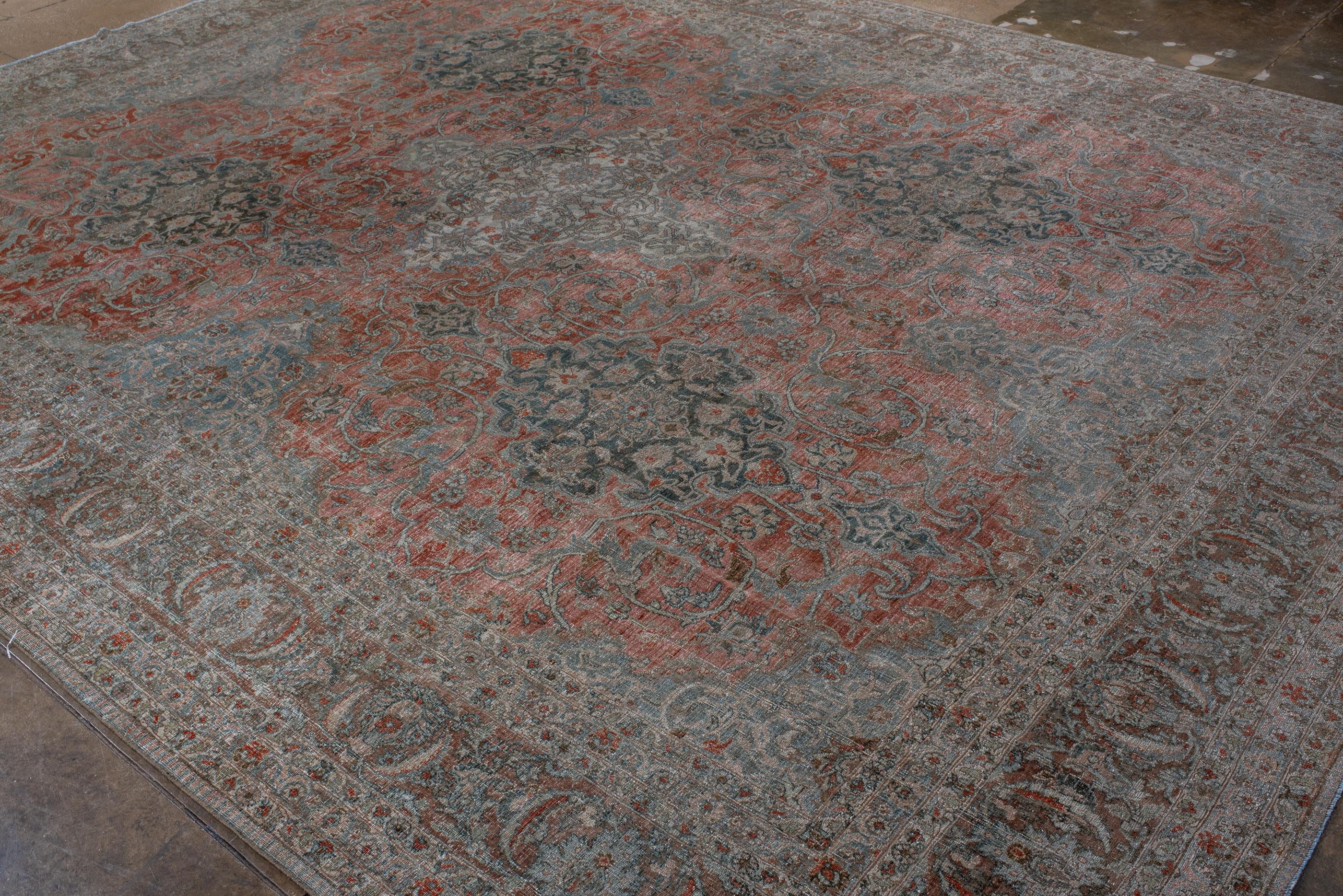Runner Kilim antico in diverse tonalità di marrone in vendita 1