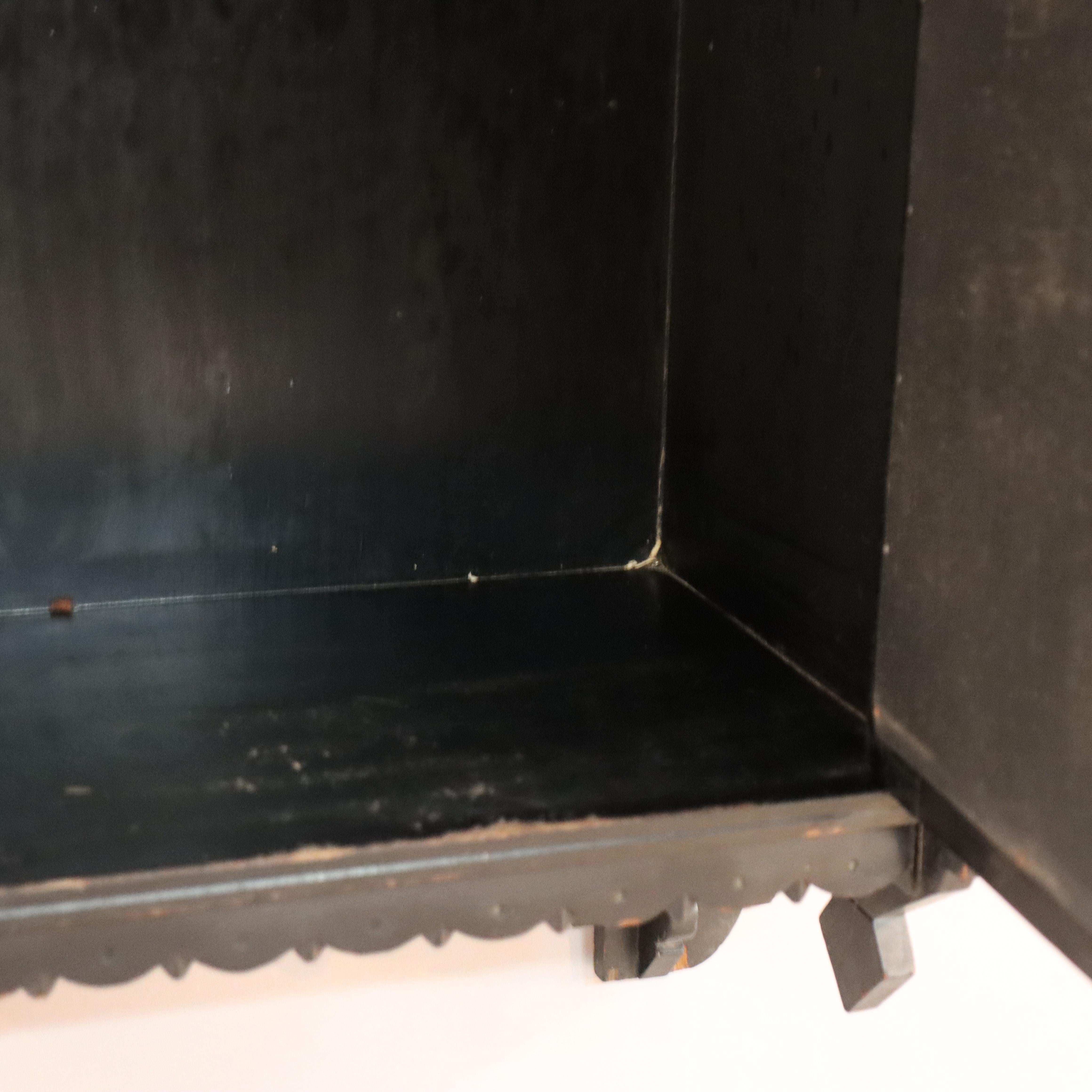 Cabinet mural ancien Kimble & Cabus attr Aesthetic Movement ébonisé c1870 en vente 5