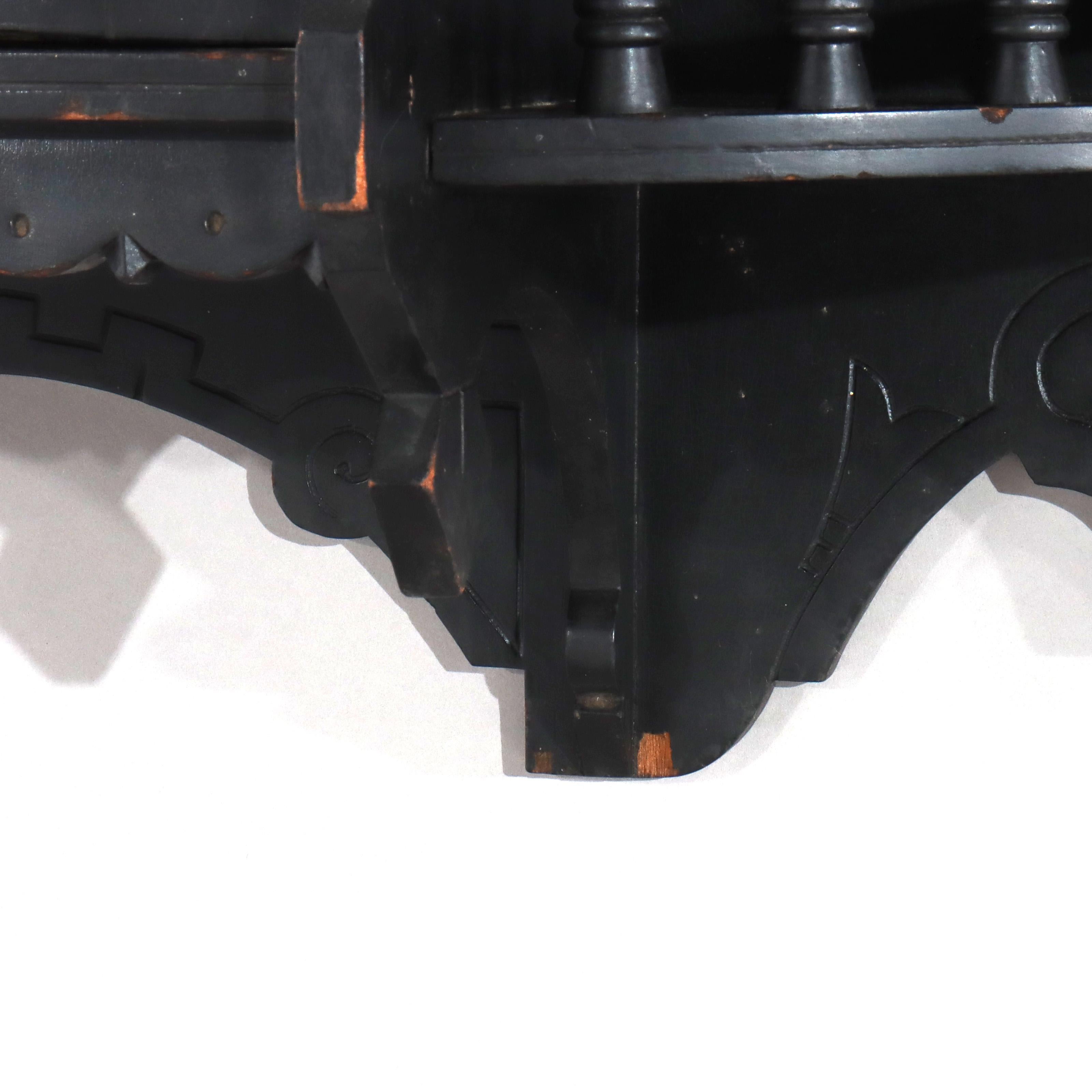 Bois Cabinet mural ancien Kimble & Cabus attr Aesthetic Movement ébonisé c1870 en vente