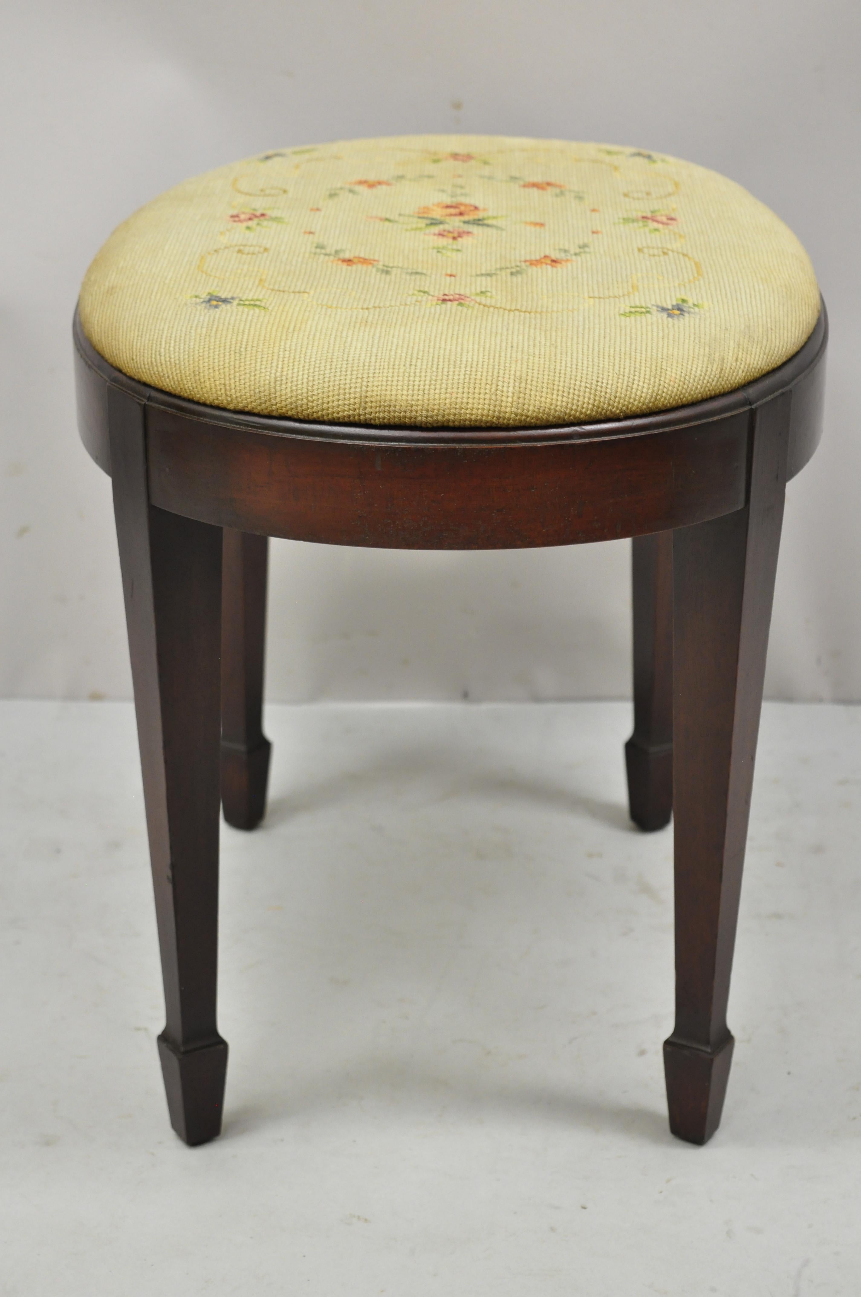 Hepplewhite Antique Kindel Mahogany Oval Vanity Bench Seat Floral Needlepoint Upholstery