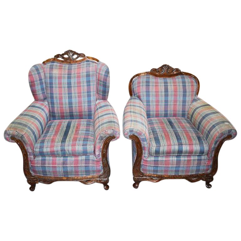 Paire de chaises anciennes à carreaux en bois sculpté King and Queen, années 1900