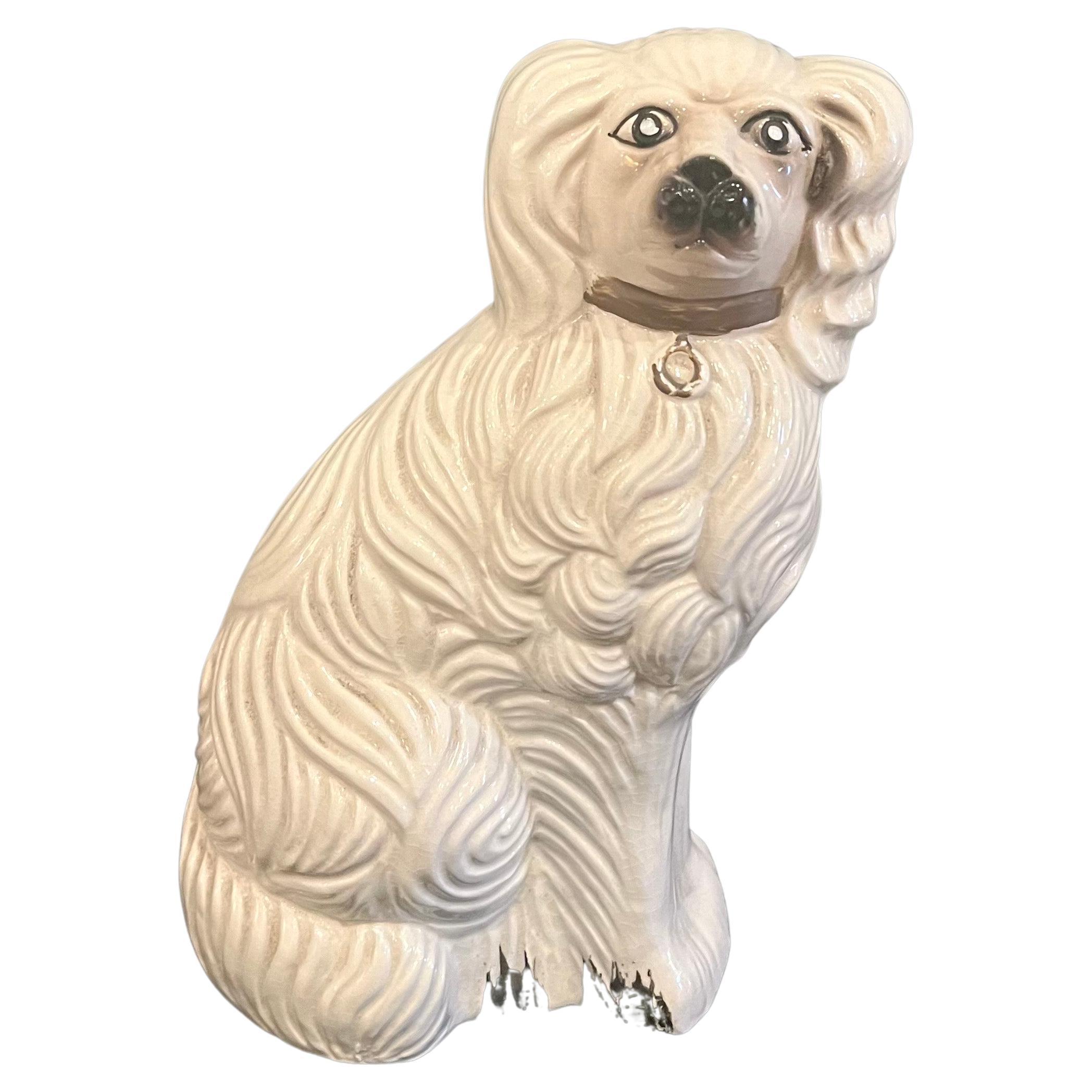 Magnifique figurine en céramique de chien épagneul, circa 1950, fabriquée au Japon, en très bon état, sans ébréchures ni fissures.