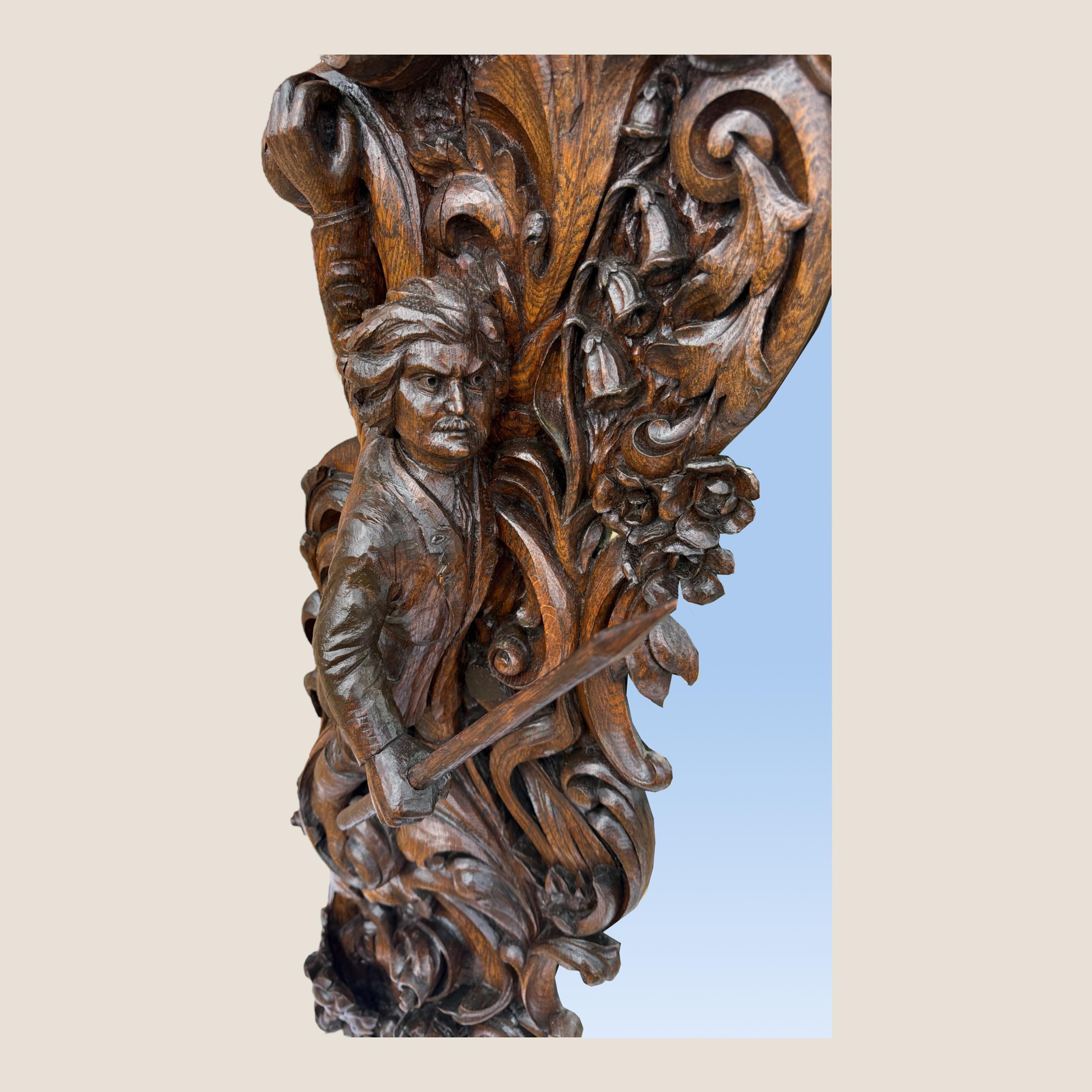 Antiguo espejo de pared de sobremantel del rey de Baviera tallado en madera de roble en venta 3