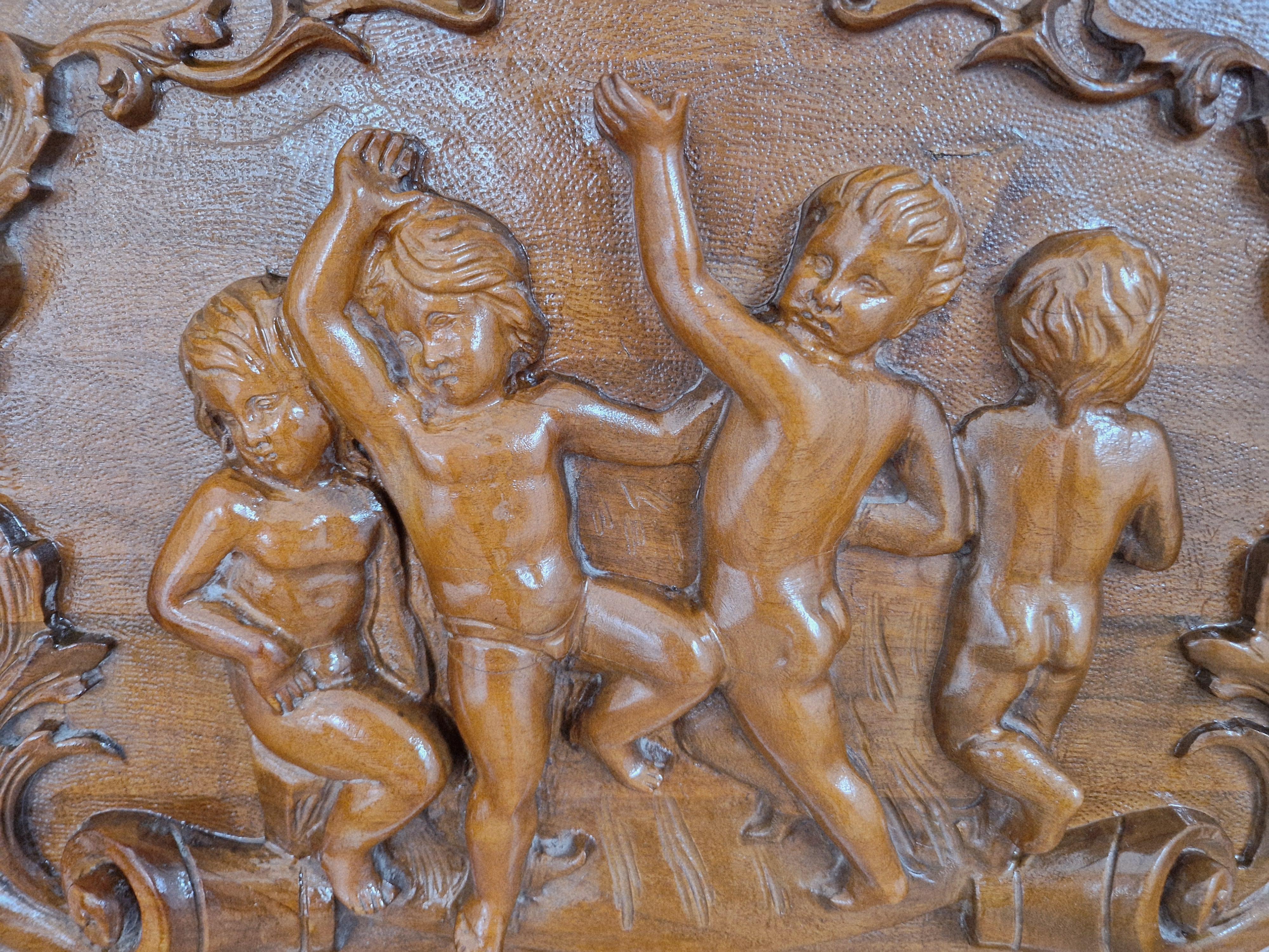 Antikes Kingsize-Bett und Schränke im Renaissance-Stil (20. Jahrhundert) im Angebot