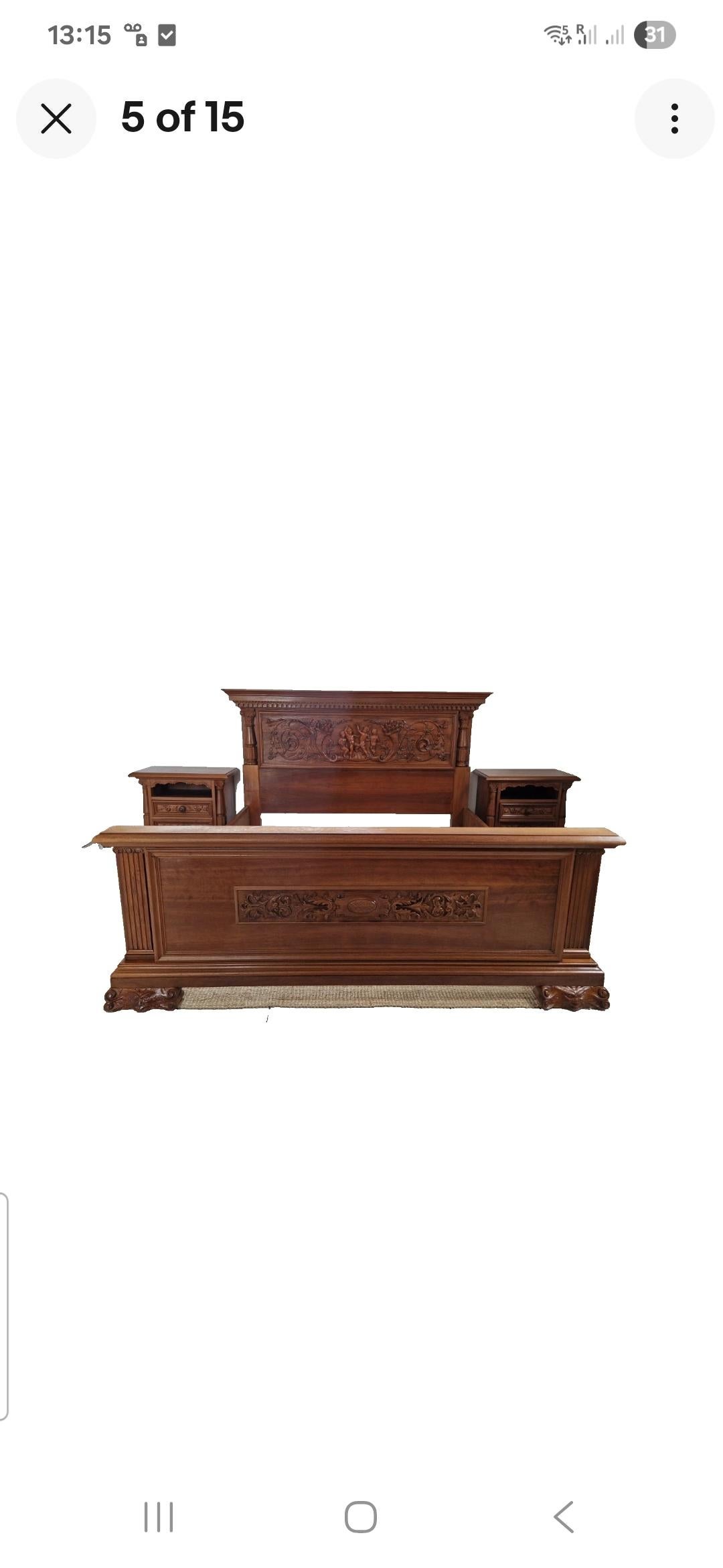 Antikes Kingsize-Bett und Schränke im Renaissance-Stil (Holz) im Angebot