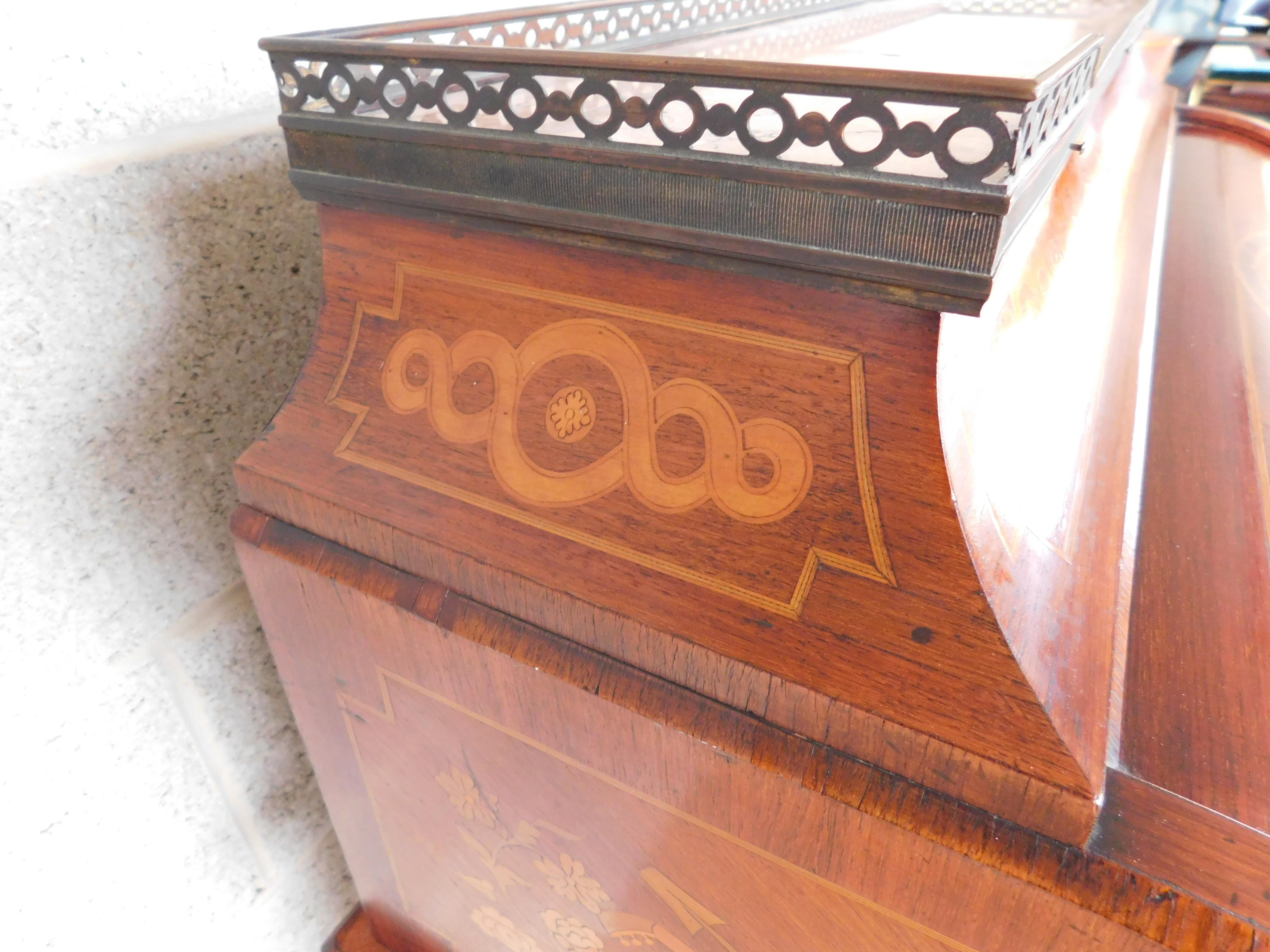 Antike Königsholz Französisch Louis XV Marketerie eingelegten Zylinder Schreibtisch im Angebot 9