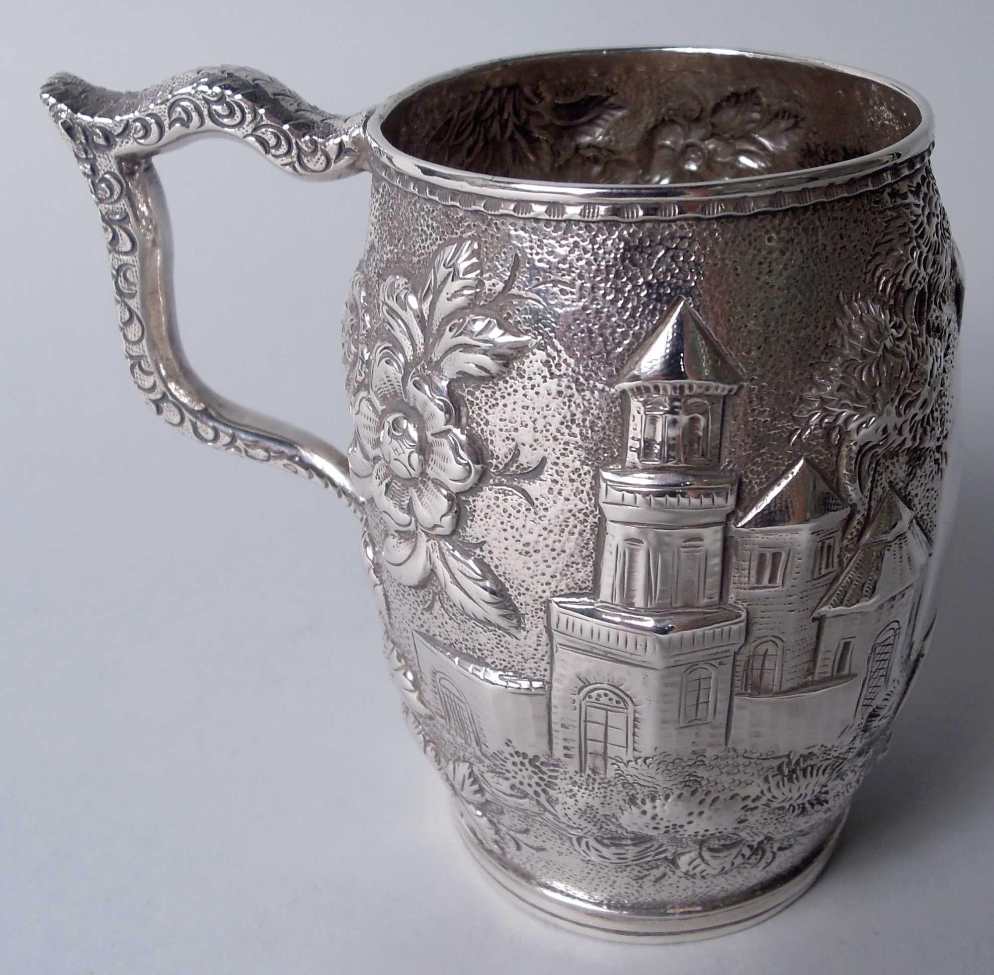 Vittoriano Antica tazza per bambini Kirk Baltimore in argento a forma di fiore e di torre in vendita