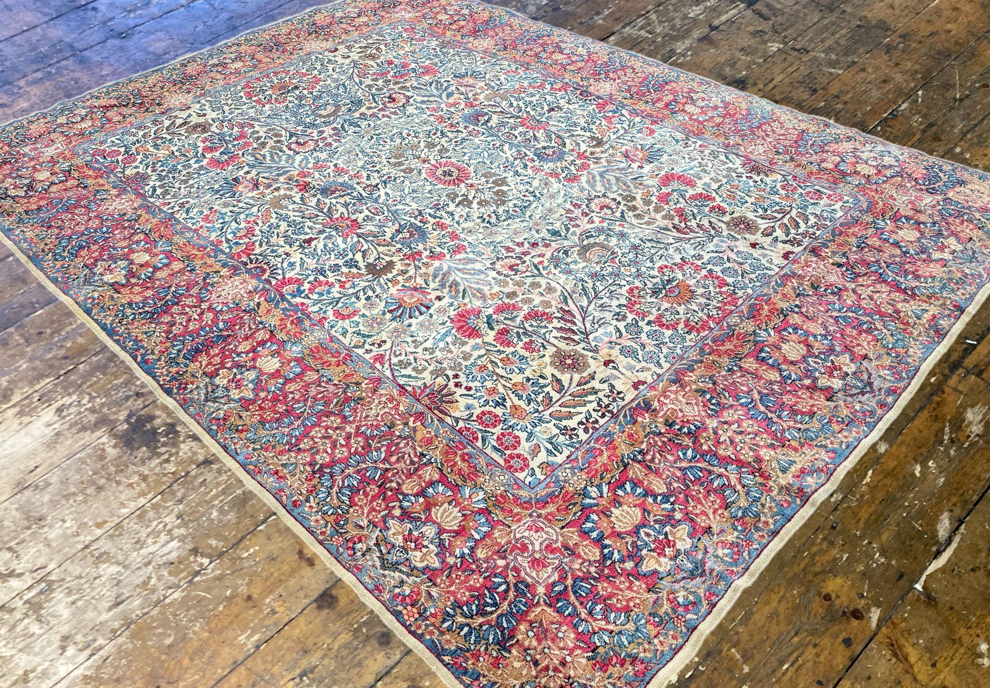 Tappeto antico Kirman Lavar 3,00m x 2,45m in vendita 1