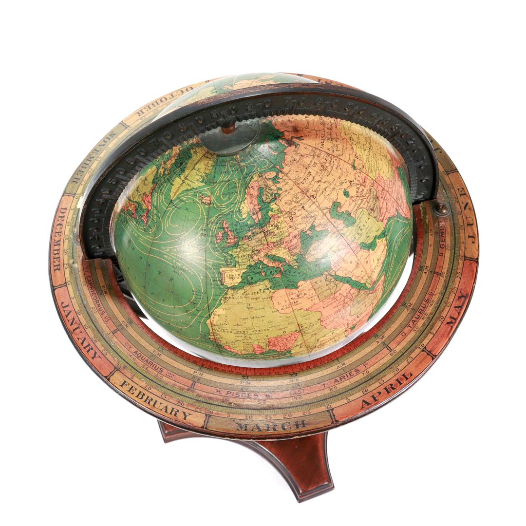 Globe terrestre antique de 8 pouces de Kittinger sur un Stand en bois d'acajou en vente 5