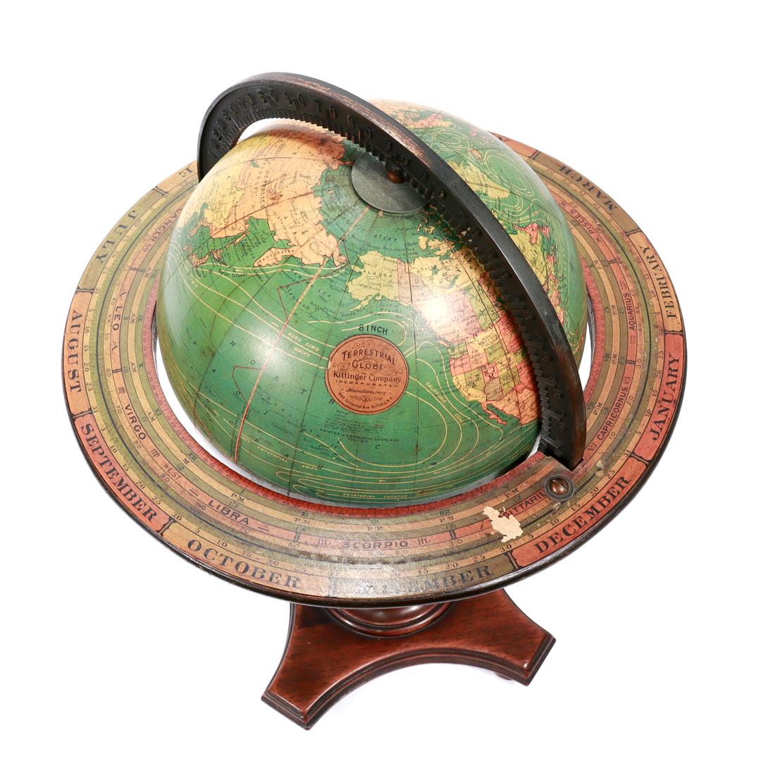 Globe terrestre antique de 8 pouces de Kittinger sur un Stand en bois d'acajou en vente 4
