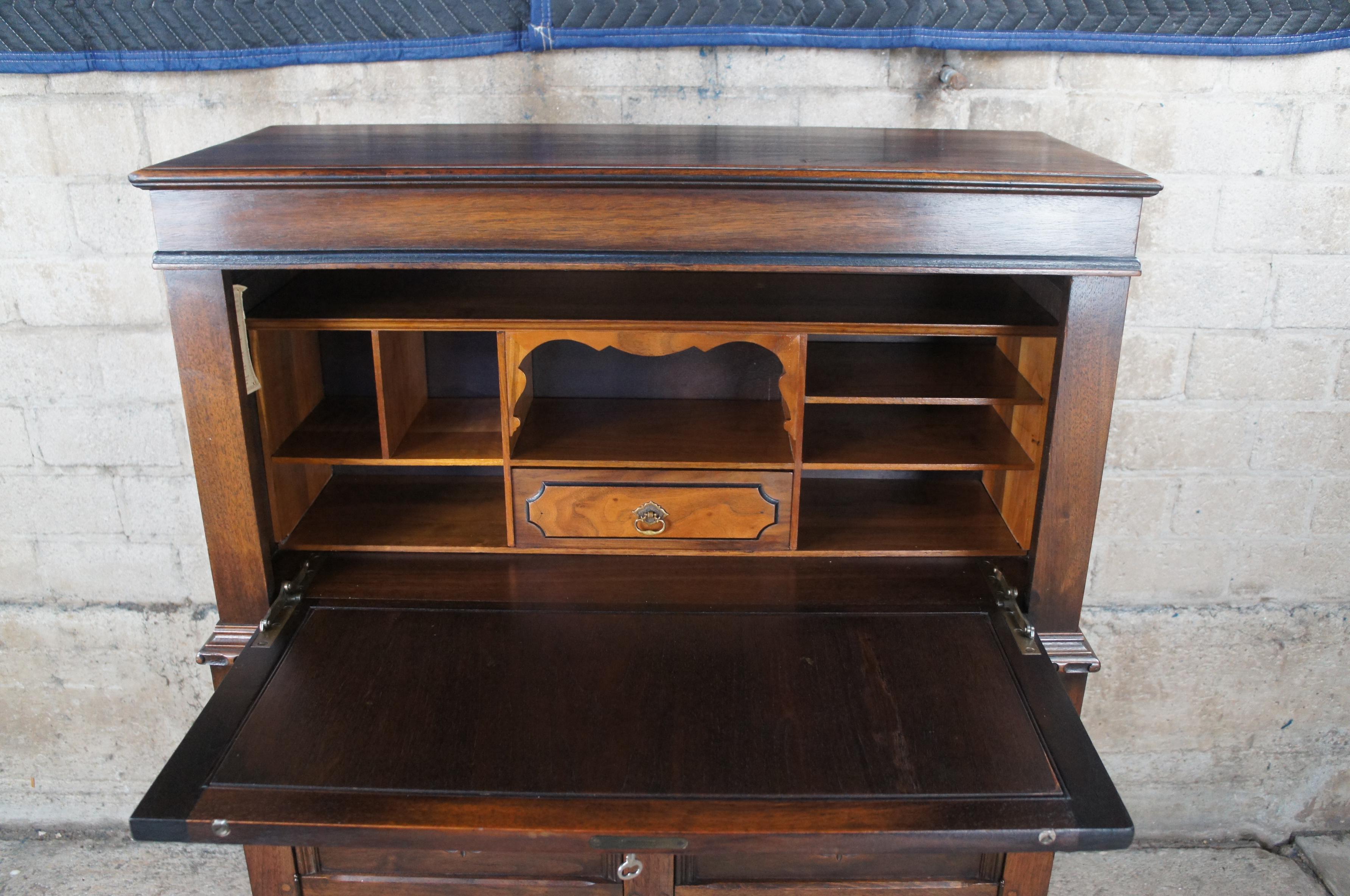 Antique Kittinger Jacobean Spanish Revival American Walnut Carved Secretary Desk In Good Condition For Sale In Dayton, OH