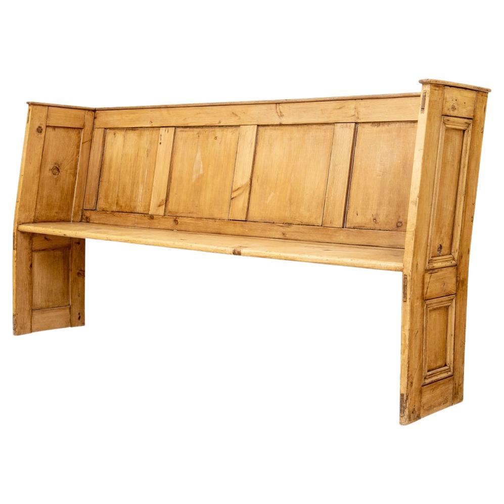 Banc antique en pin noueux