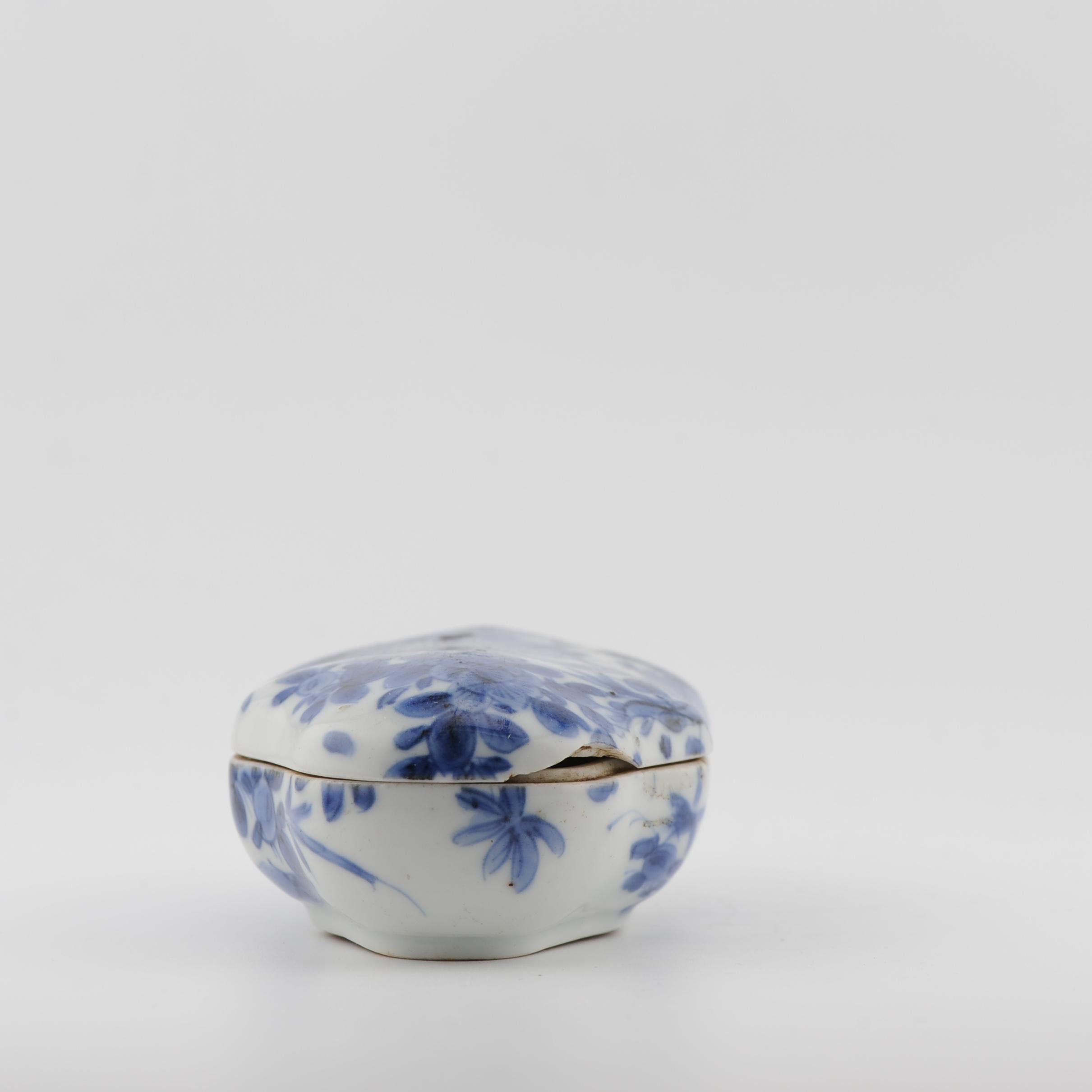Boîte en porcelaine japonaise Arita PEACOCK ancienne de la période Ko-Imari Edo 17C en vente 12