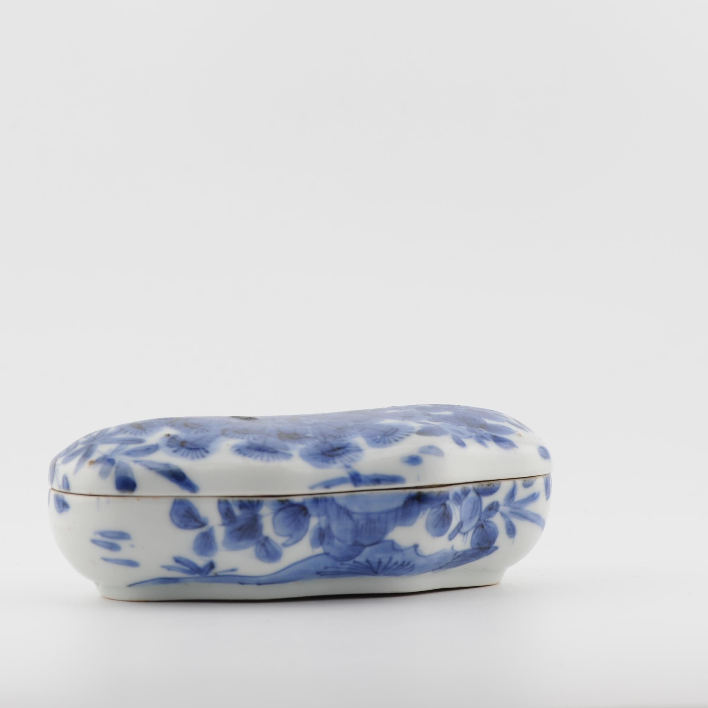 Boîte en porcelaine japonaise Arita PEACOCK ancienne de la période Ko-Imari Edo 17C Bon état - En vente à Amsterdam, Noord Holland