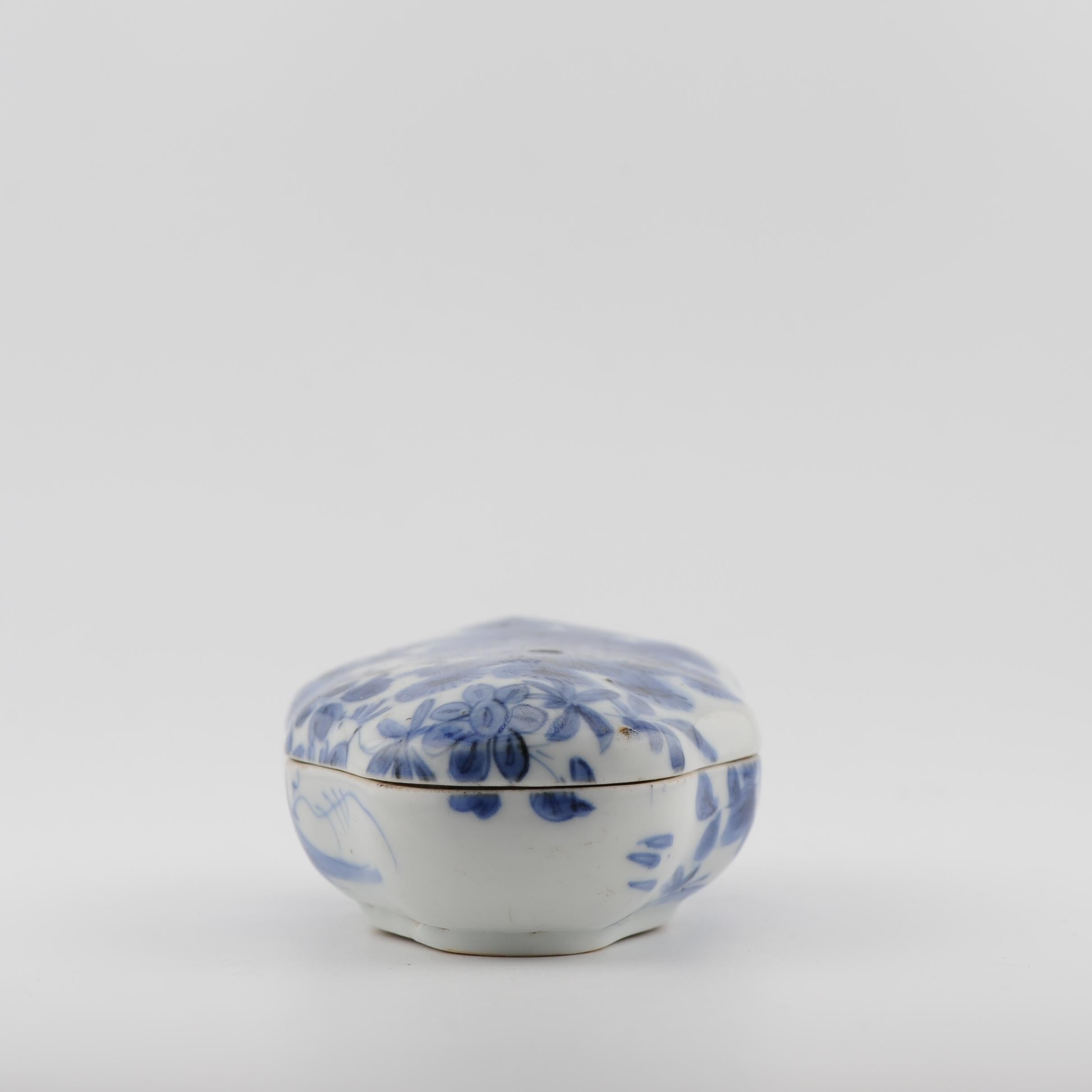 Boîte en porcelaine japonaise Arita PEACOCK ancienne de la période Ko-Imari Edo 17C en vente 4