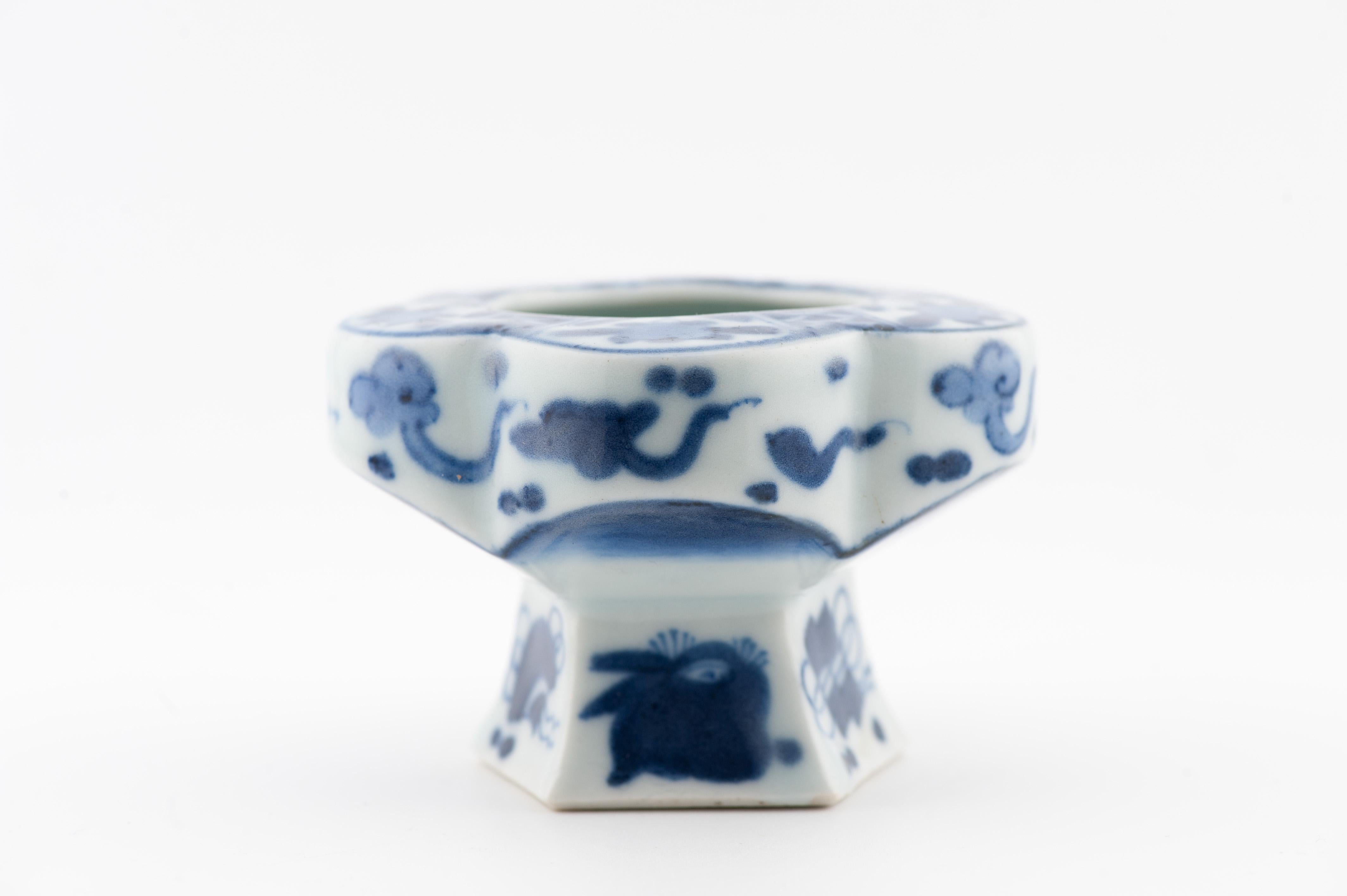 Antico Coperchio in porcellana giapponese del periodo Edo 17C di Imari Porcelain con fiori di Arita in vendita 3
