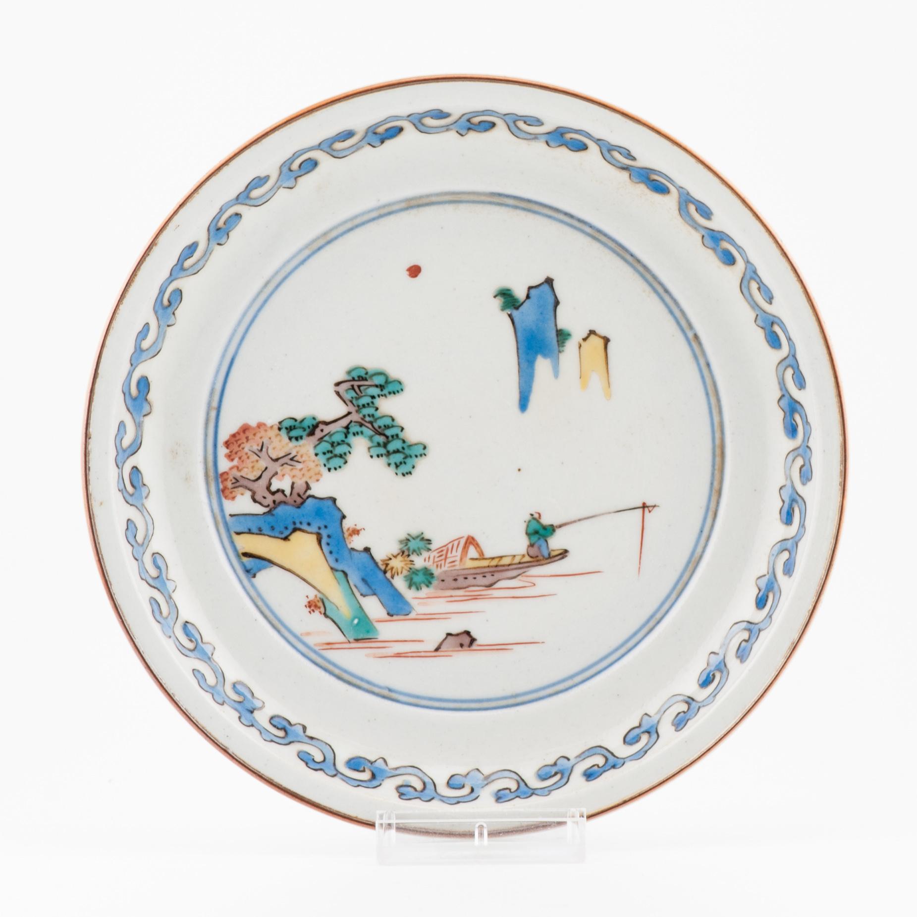 Un piatto policromo di forma molto bella. Forma e pittura insolite. Con sovraccoperta blu. Qualità assoluta. Marcato alla base.

Primo periodo Edo.

Condizione
Perfetto. Dimensioni 14,9x2,3CM DiametroxAltezza
Periodo
17° secolo Periodo Edo