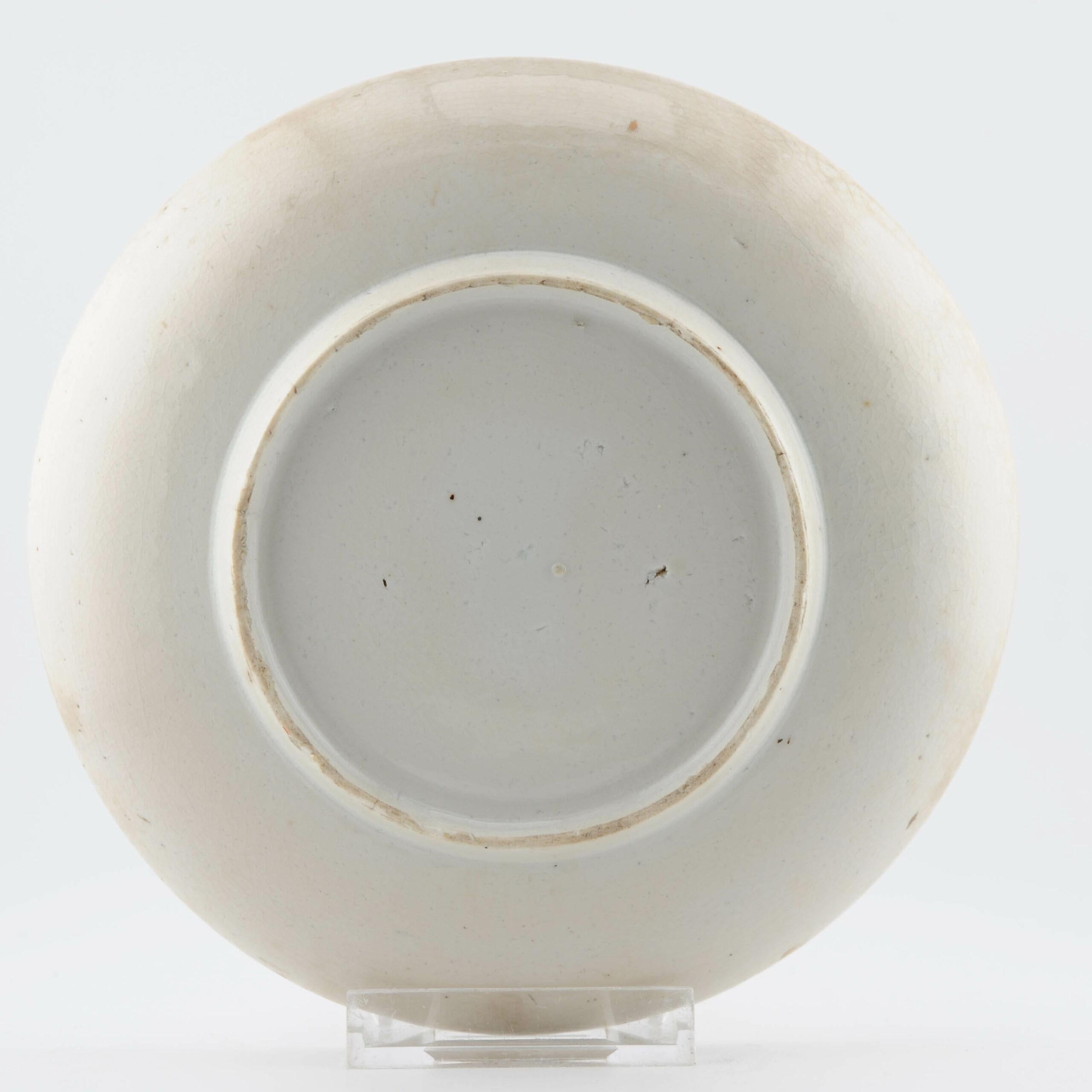 Giapponese Antico piatto giapponese del periodo Edo Ko-Kutani,  Giappone,  1640-1660 circa in vendita