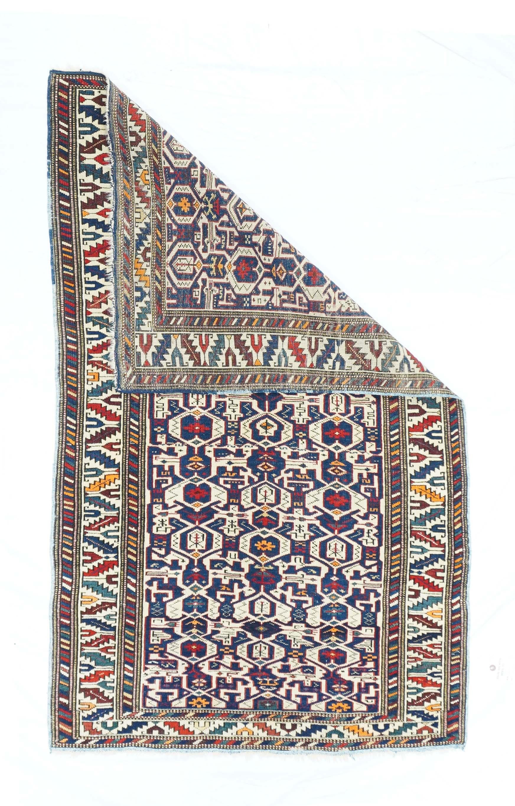 Tapis Konaghand antique 2'7'' x 4'8''.