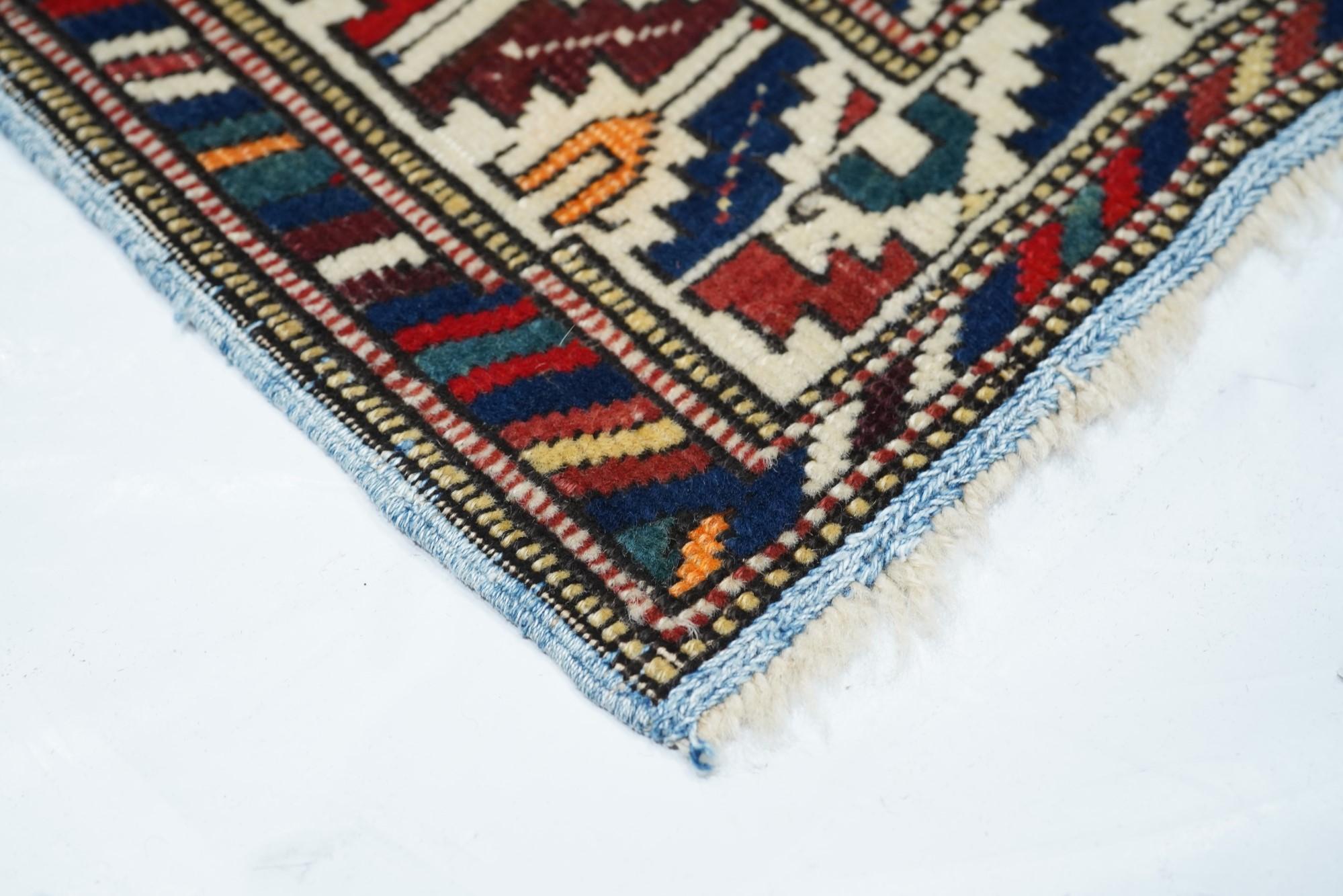 Asiatique Tapis Konaghand ancien 2'7'' x 4'8'' en vente