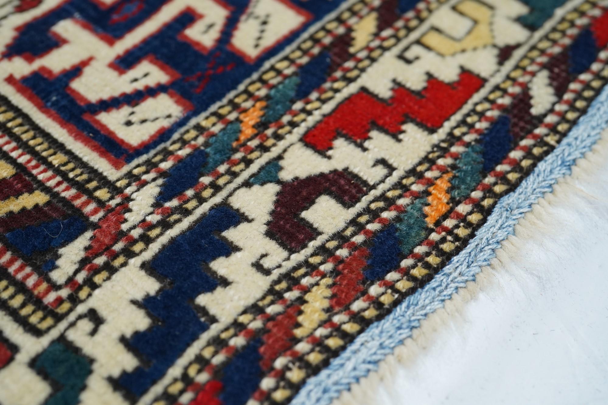Début du 20ème siècle Tapis Konaghand ancien 2'7'' x 4'8'' en vente