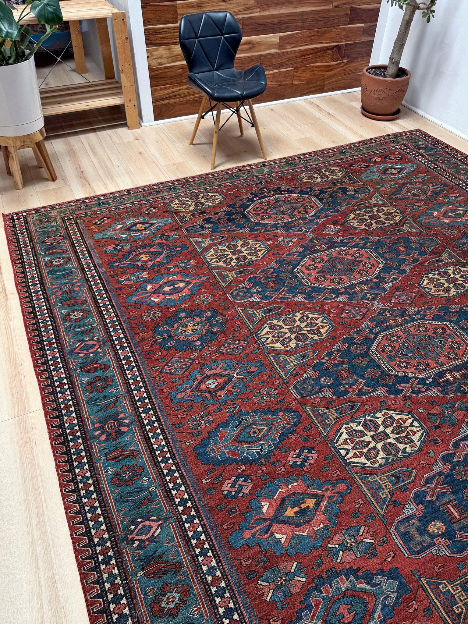 Tapis ancien Konagkend Kuba Caucasien Soumak • 9′8″×10′4″ • 1920 Azerbaïdjan Bon état - En vente à Burlingame, CA