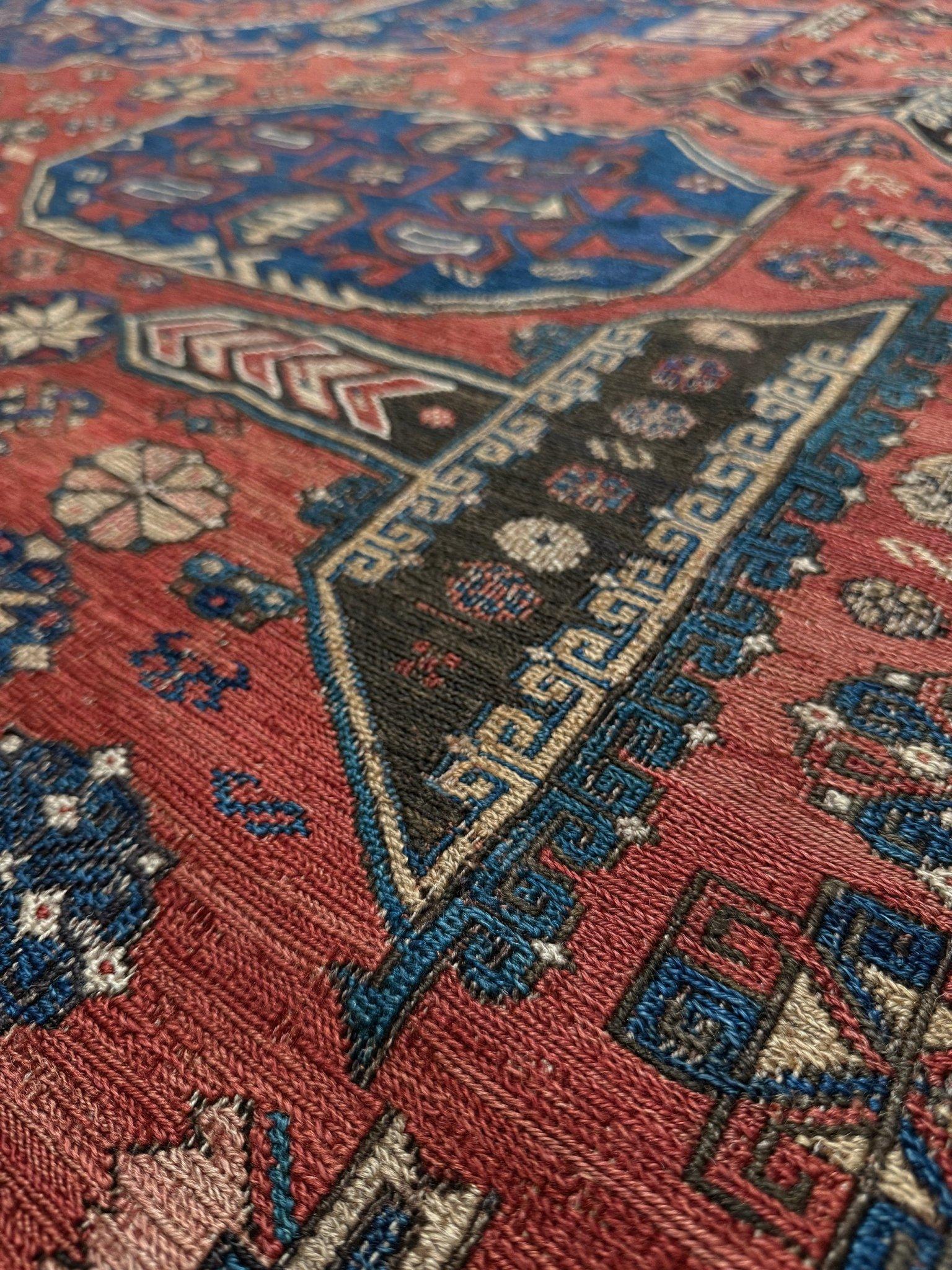 Antiker Konagkend Kuba Soumak - • Mitte 19. Jahrhundert Kaukasischer Teppich (10'4 
