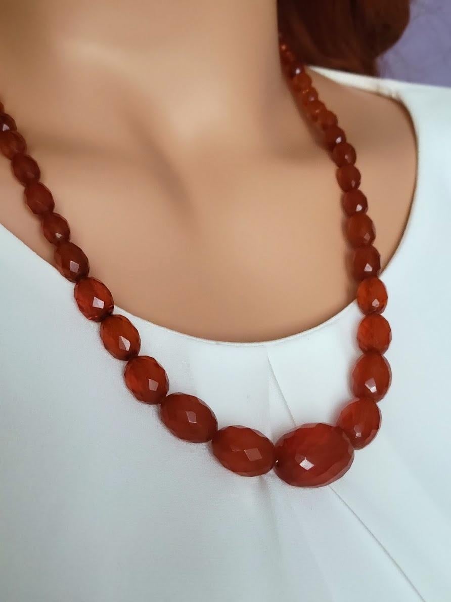 Antique Königsberg Baltic Amber Necklace In Excellent Condition For Sale In Chesterland, OH