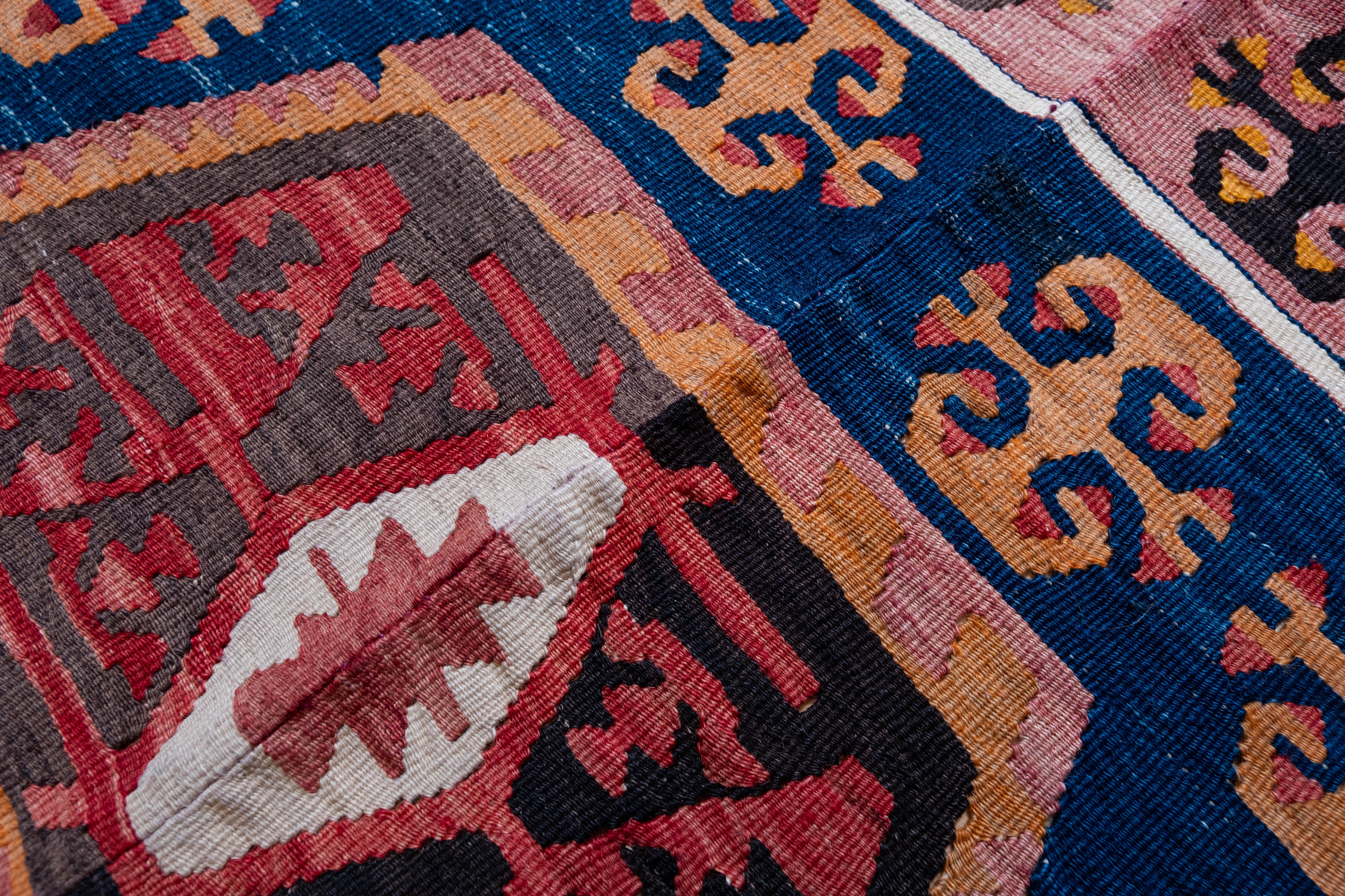 Antique Konya Kilim Rug Wool Old Central Anatolian Turkish Carpet In Good Condition For Sale In Tokyo, JP