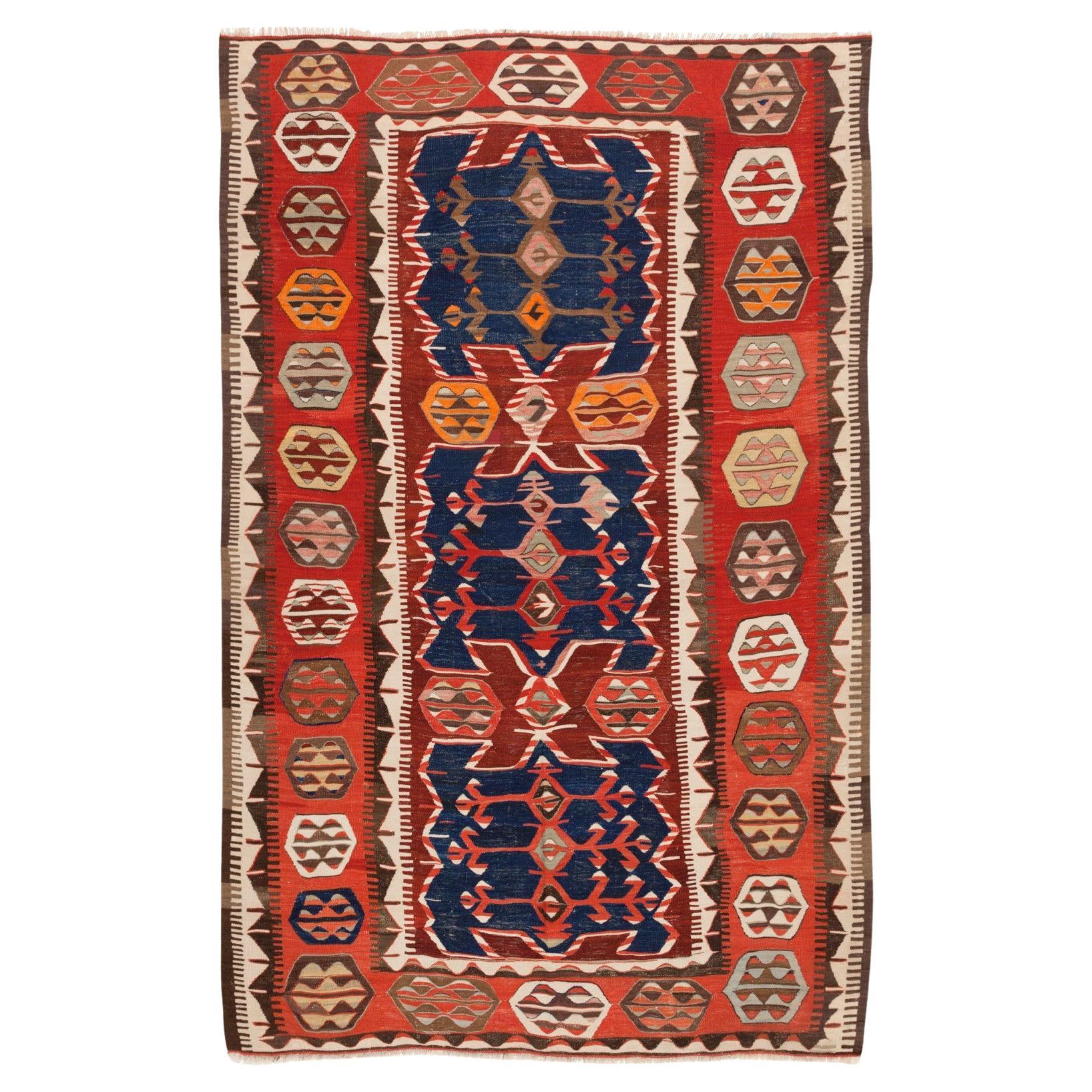 Antiker Konya Obruk Kelim Zentral Anatolischer Teppich Vintage Türkischer Teppich im Angebot
