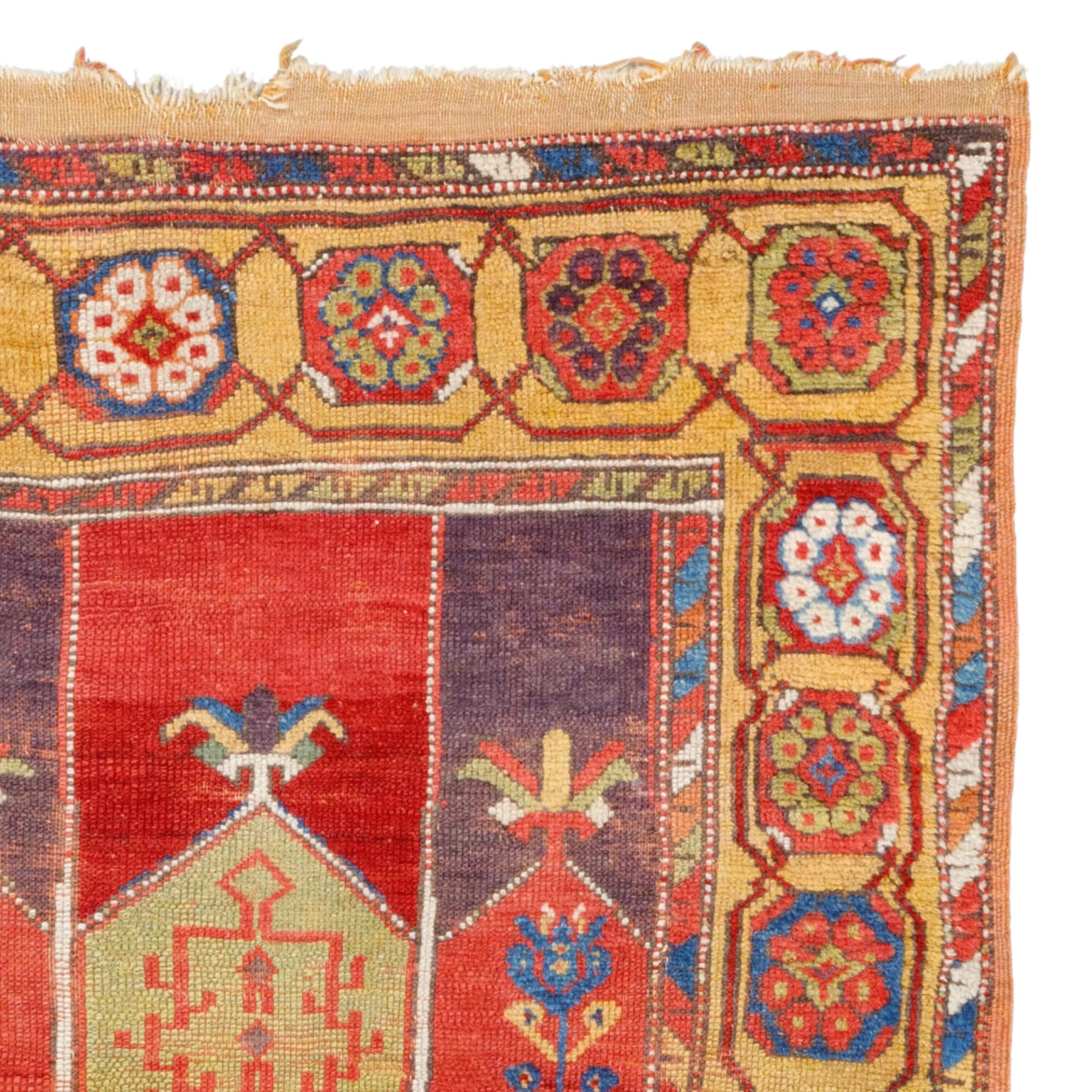 Antique Konya Prayer Rug - Early 19th Century Central Anatolian Konya Prayer Rug In Good Condition For Sale In Sultanahmet, 34