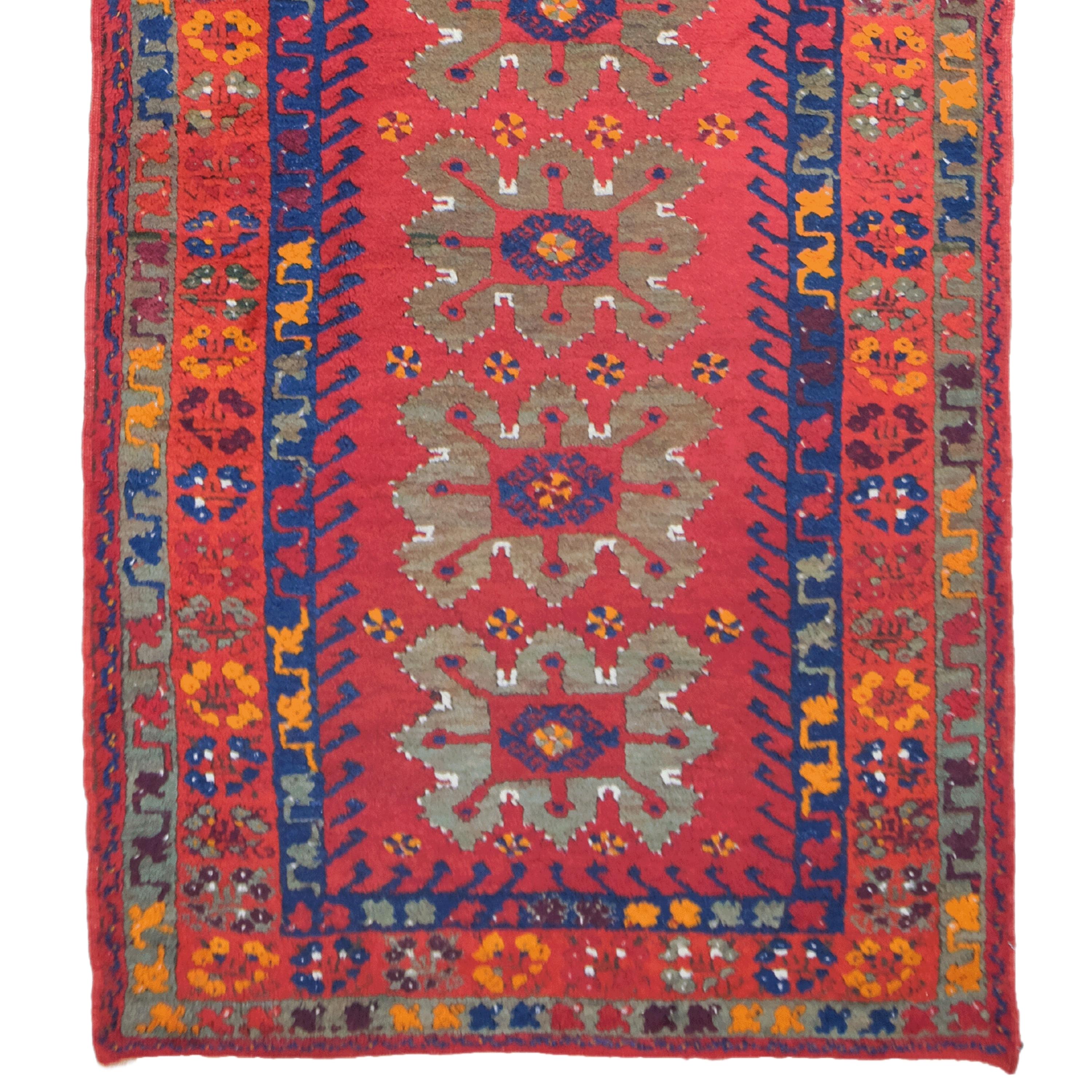 Antique Konya Runner - 19th Century Anatolian Runner, Antique Wool Runner In Good Condition For Sale In Sultanahmet, 34