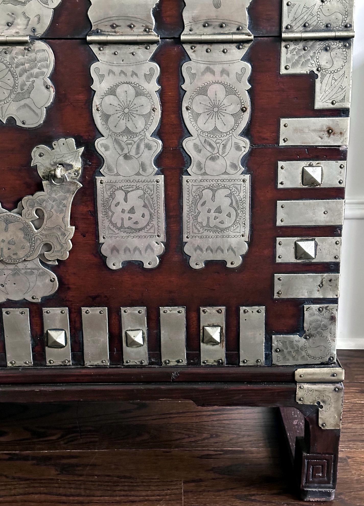 Antique Korean Bandaji Chest Pyongyang Joseon Dynasty For Sale 6