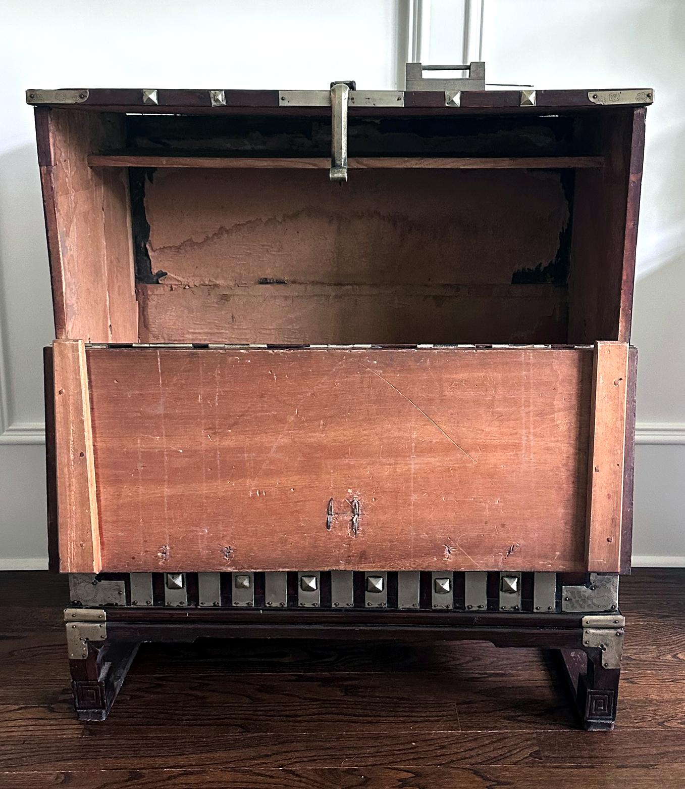 Antique Korean Bandaji Chest Pyongyang Joseon Dynasty For Sale 7