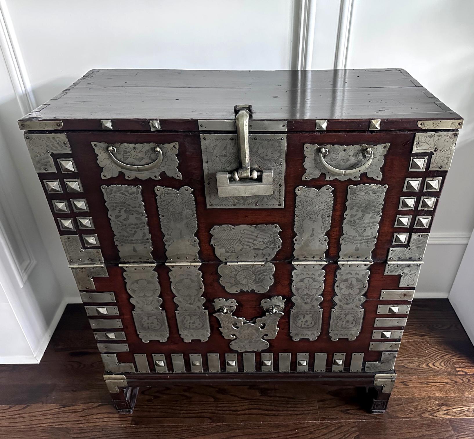 Other Antique Korean Bandaji Chest Pyongyang Joseon Dynasty For Sale