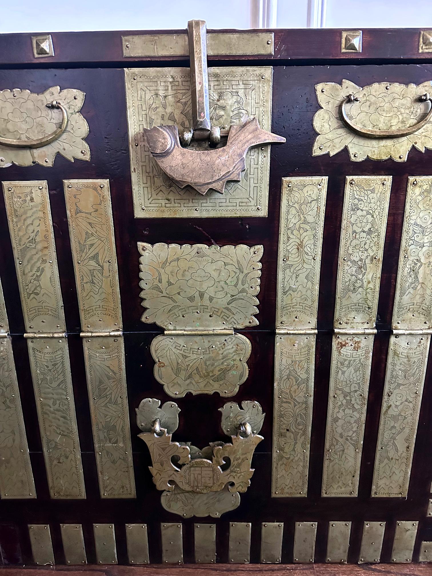 Antique Korean Bandaji Chest Pyongyang Joseon Dynasty For Sale 4