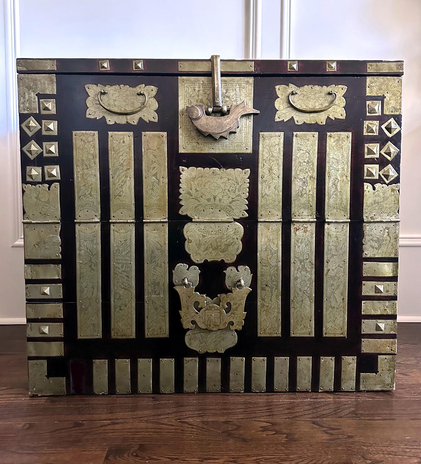Antique Korean Bandaji Chest Pyongyang Joseon Dynasty For Sale 11