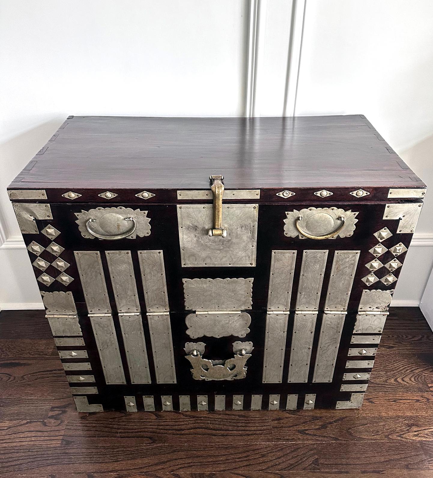 Other Antique Korean Bandaji Chest Pyongyang Joseon Dynasty For Sale