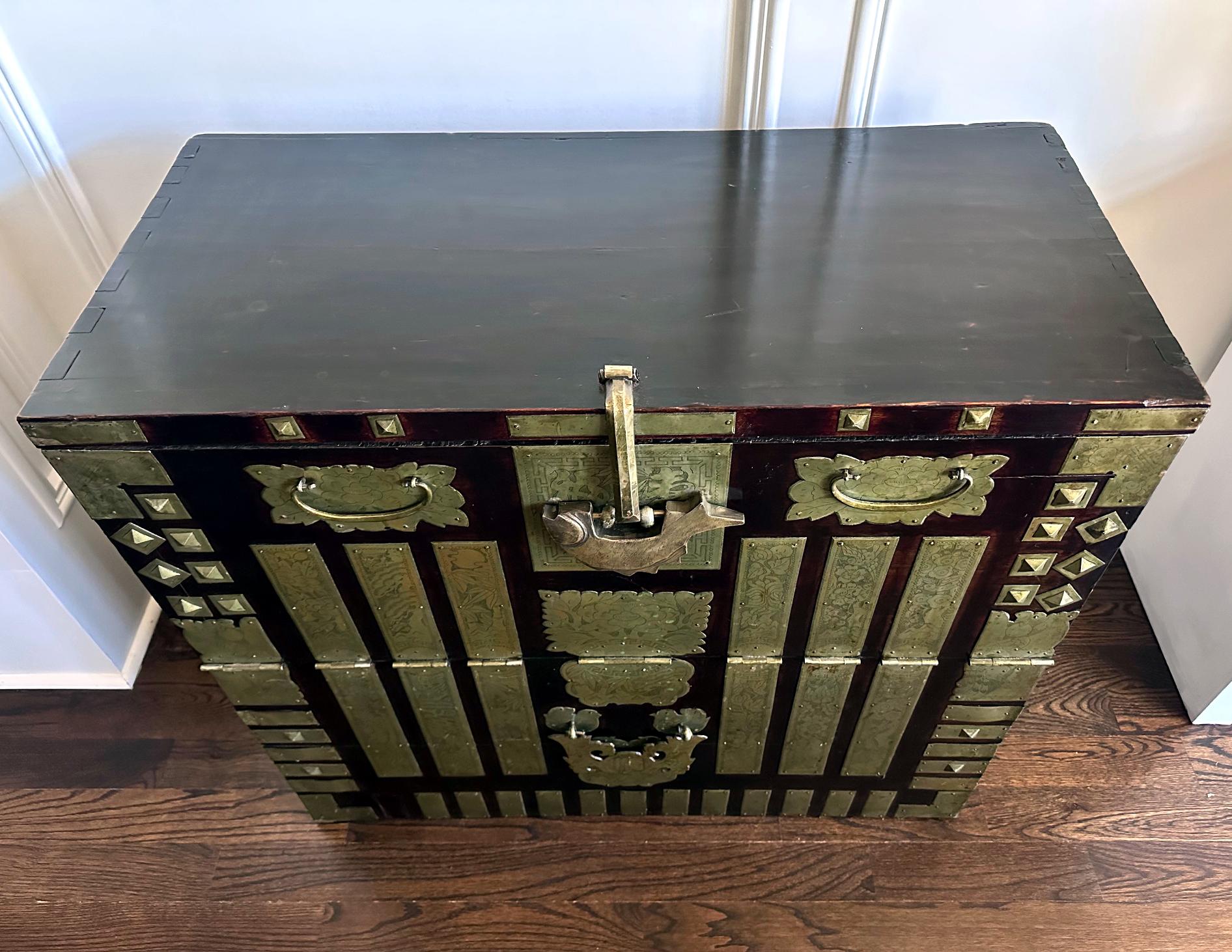 Wood Antique Korean Bandaji Chest Pyongyang Joseon Dynasty For Sale