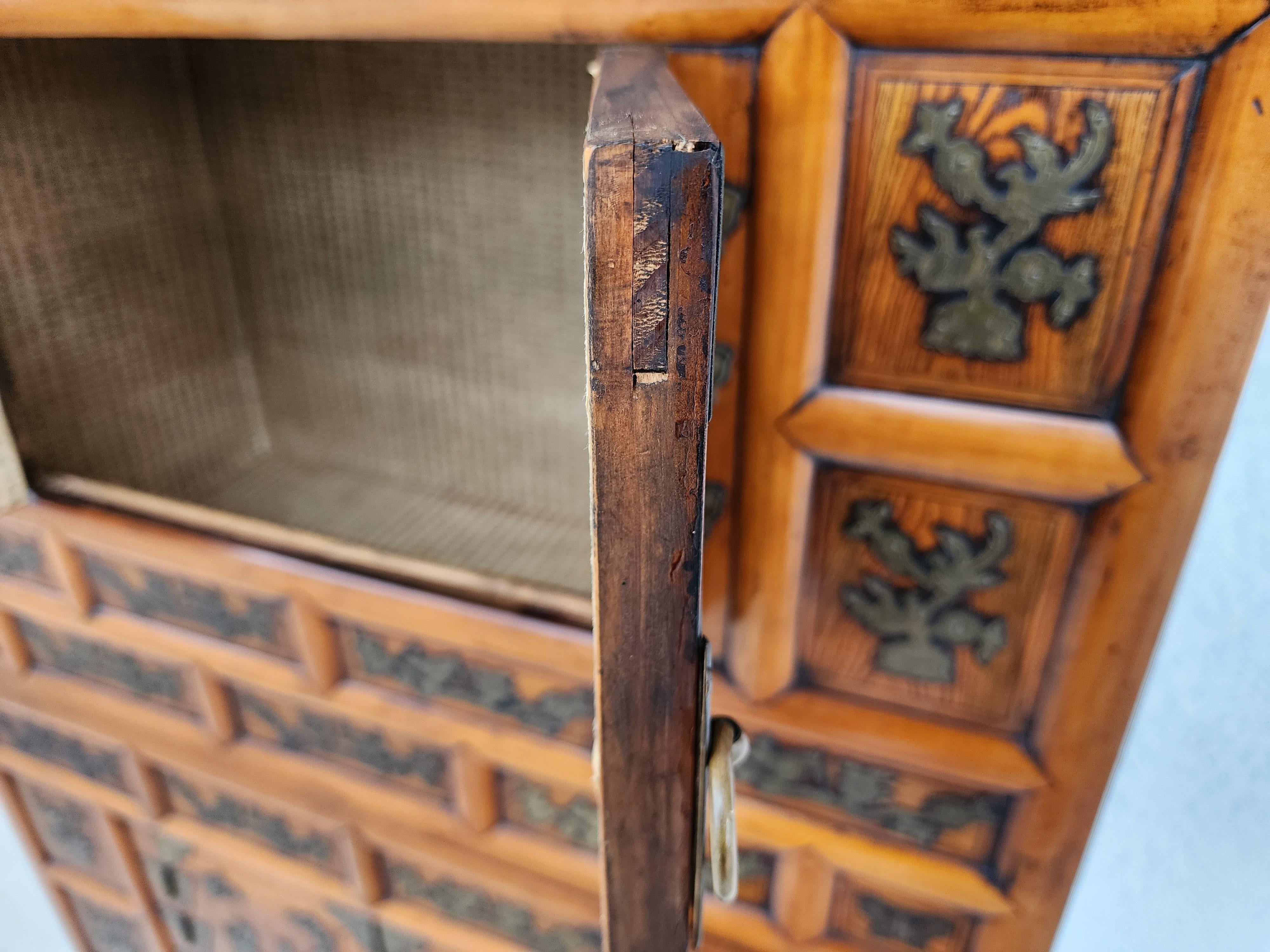 Antique Korean Bandaji Nong Tansu Scholars Wedding Cabinet For Sale 7