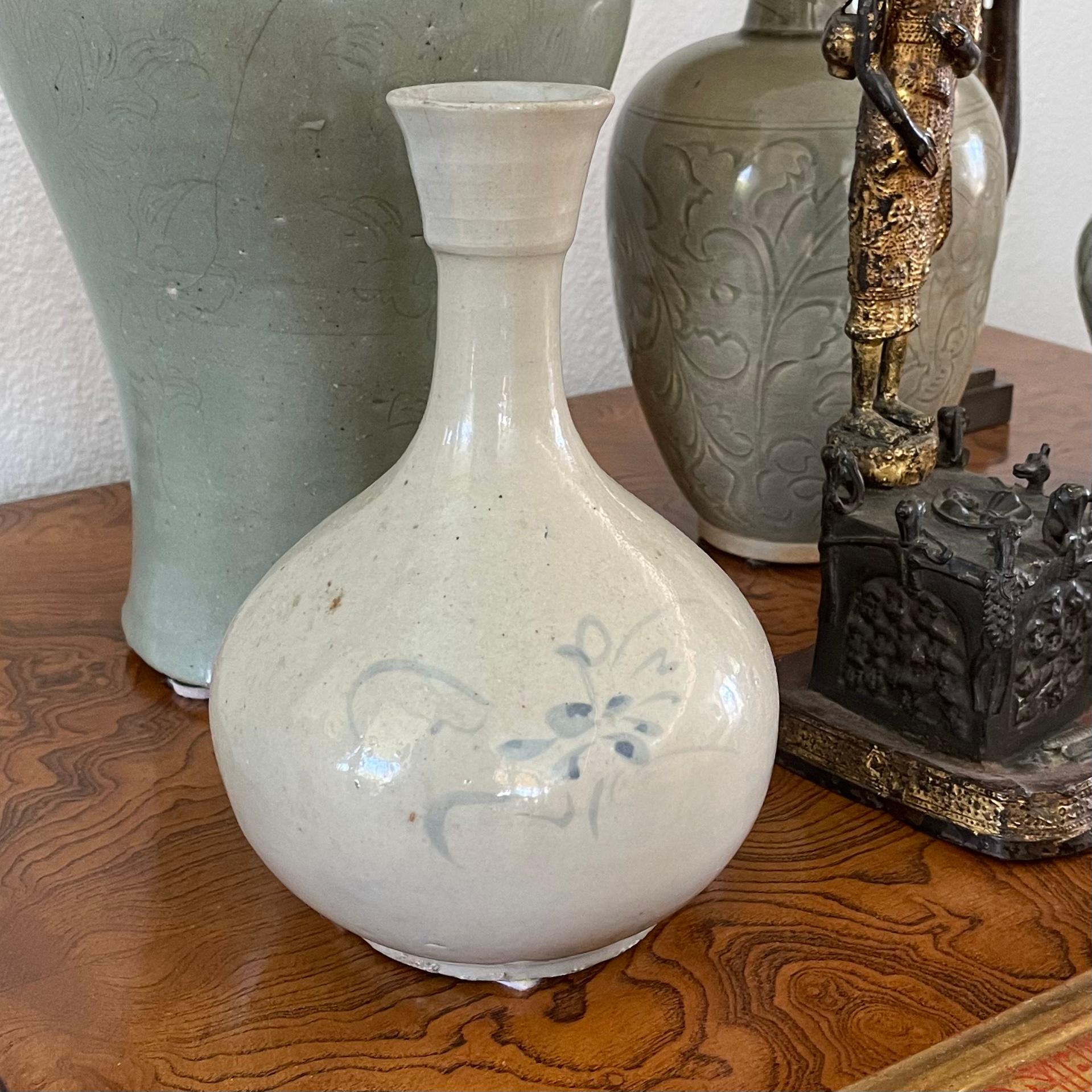 Antique Korean Blue & White Bottle Vase For Sale 3